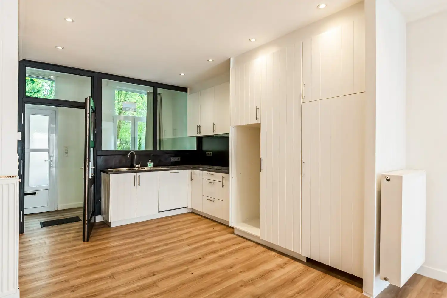 Mooi gerenoveerde woning op Toplocatie nabij centrum Lier foto 4