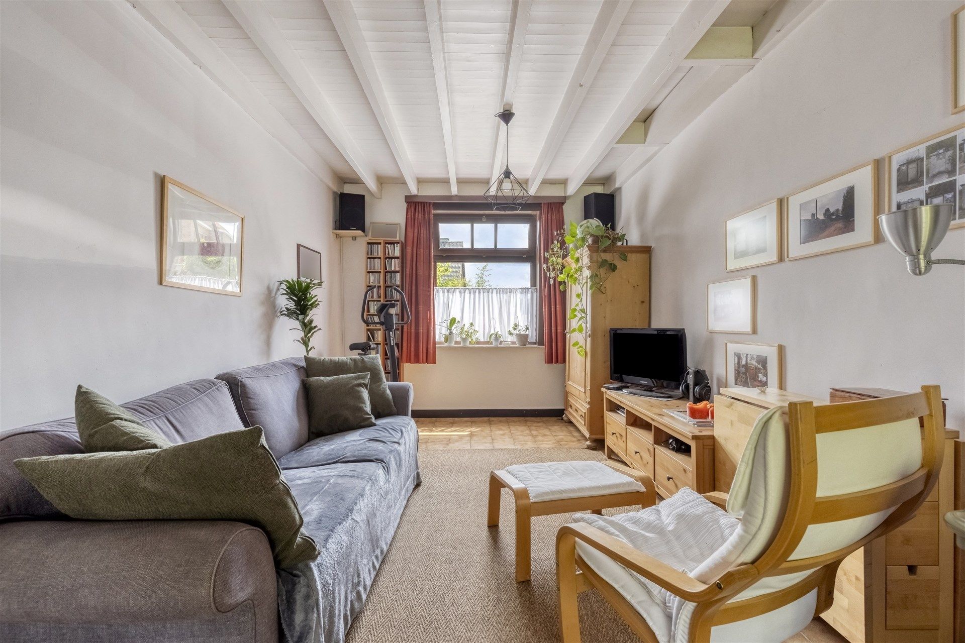 Ruime woning met groene tuin te koop in Oosterzele foto 5
