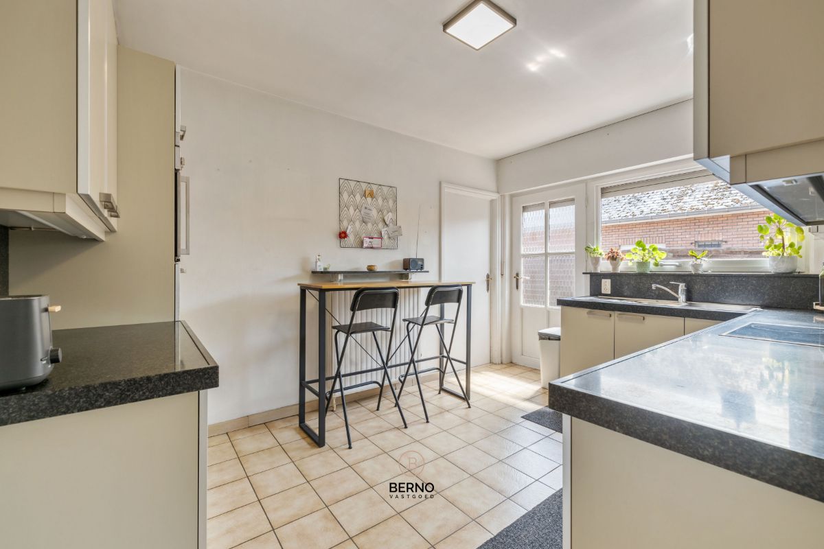 Instapklare gelijkvloerse woning op 1128 m² – 3 slaapkamers, ruime tuin én garage. foto 8