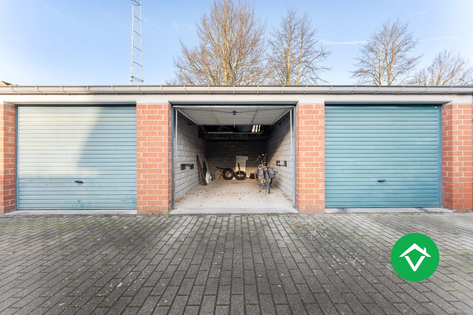 Ruim herenhuis met 4 slaapkamers en aparte garagebox in centrum Gistel foto 32