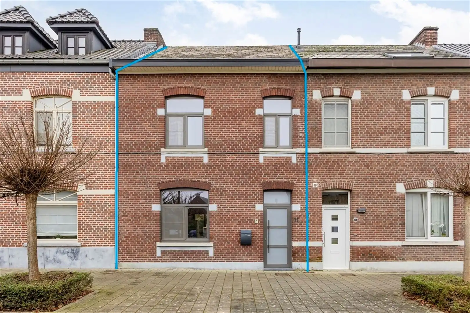 TE KOOP: Gesloten bebouwing met 3 slaapkamers te Kuringen! foto 2