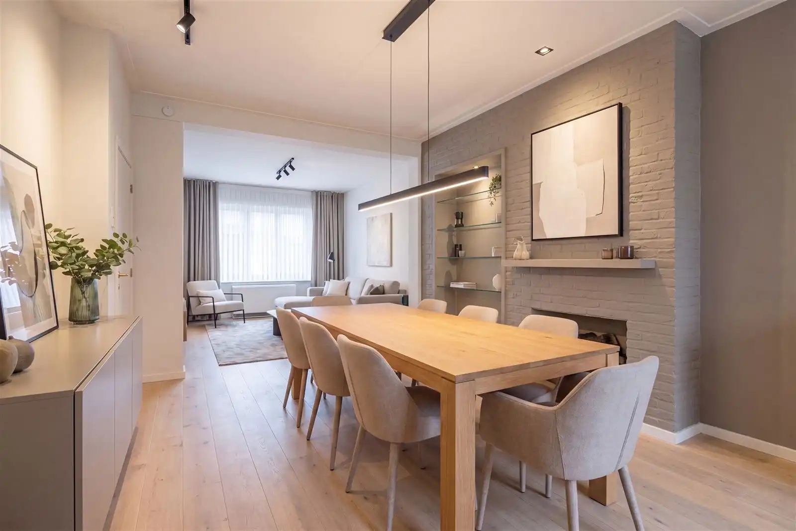 Te renoveren woning met 4 slpk, tuin en garage in Deinze. foto 4