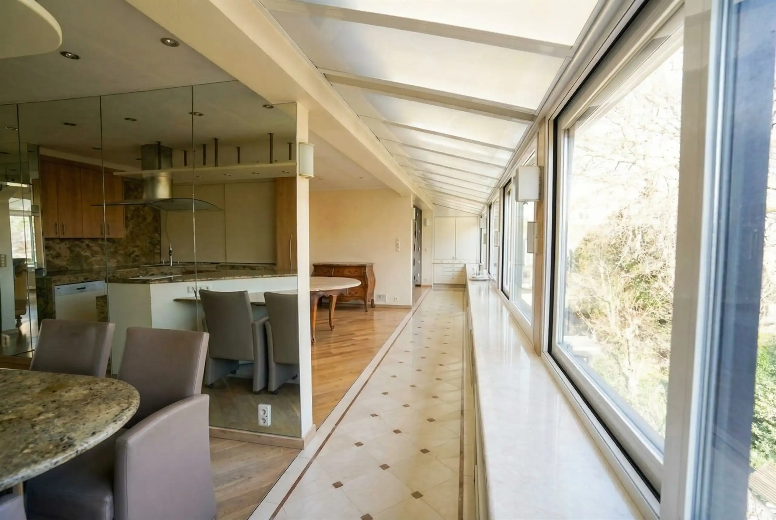 Elegant dakappartement met groot terras en garage! foto 9