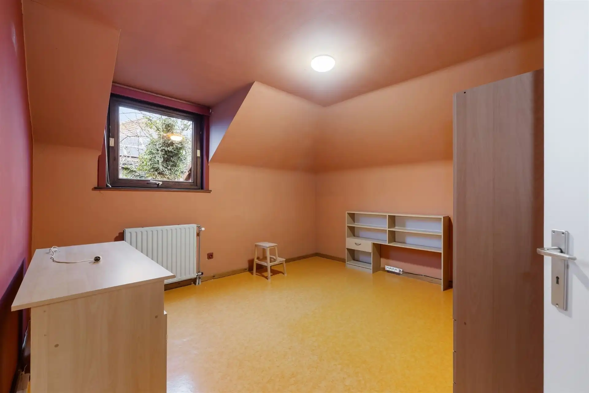 Instapklare gezinswoning met 3 slaapkamers nabij het centrum foto 9
