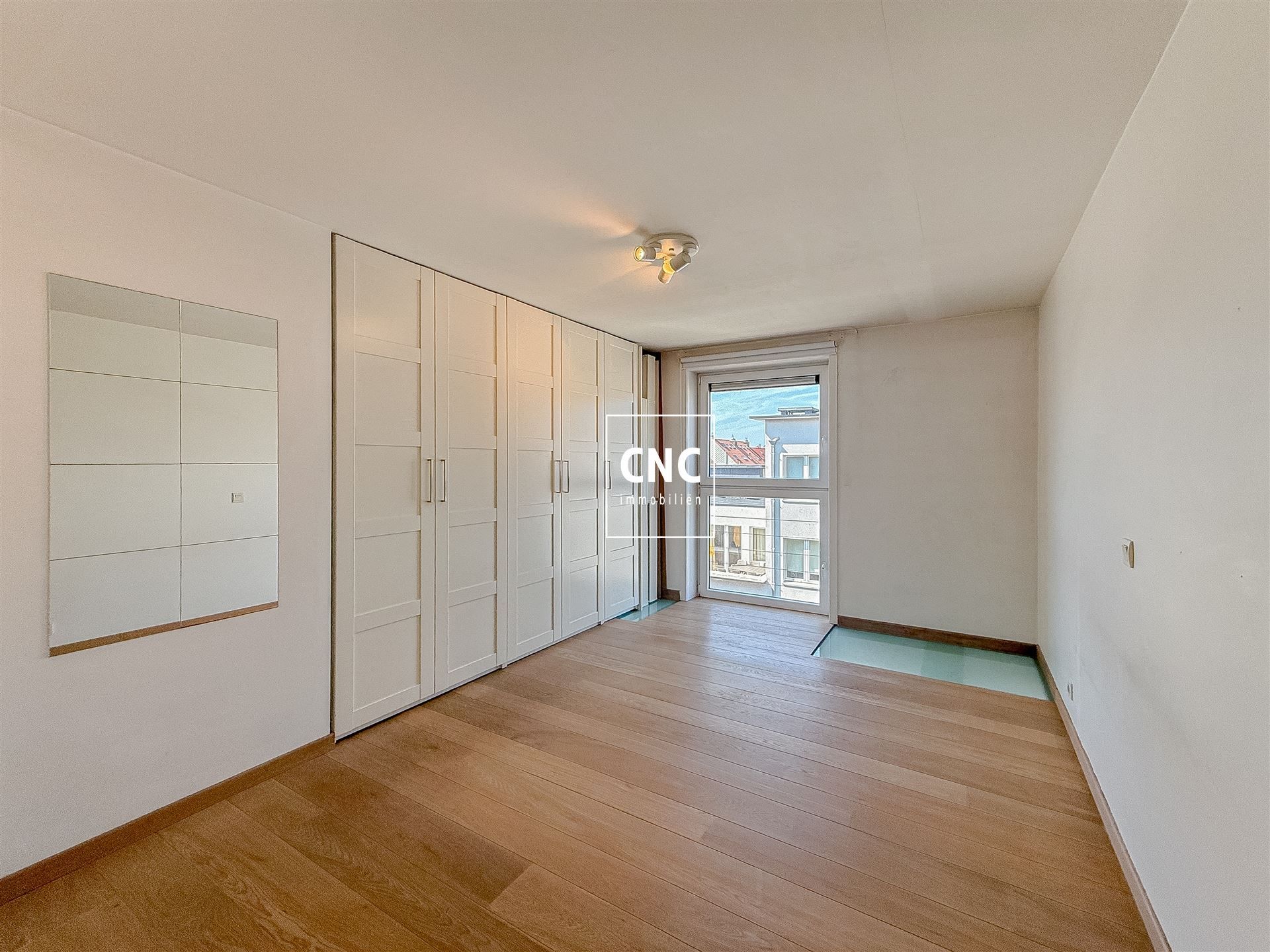 Ongemeubeld duplex met 2 slaapkamers in centrum Knokke-Heist foto 13