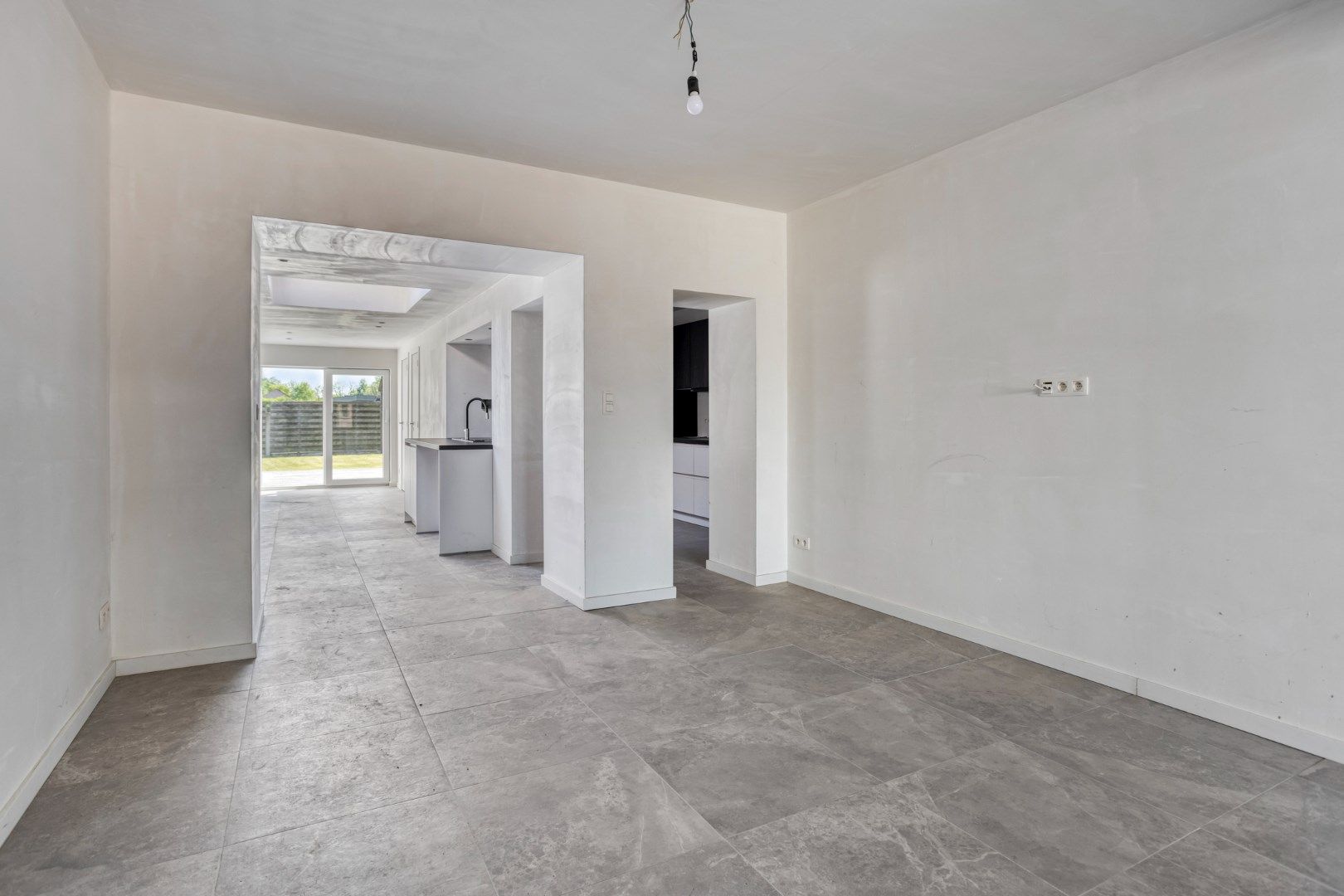 Volledig gerenoveerde woning met 3/4 slpks te Sint-Jozef-Olen ! foto 6