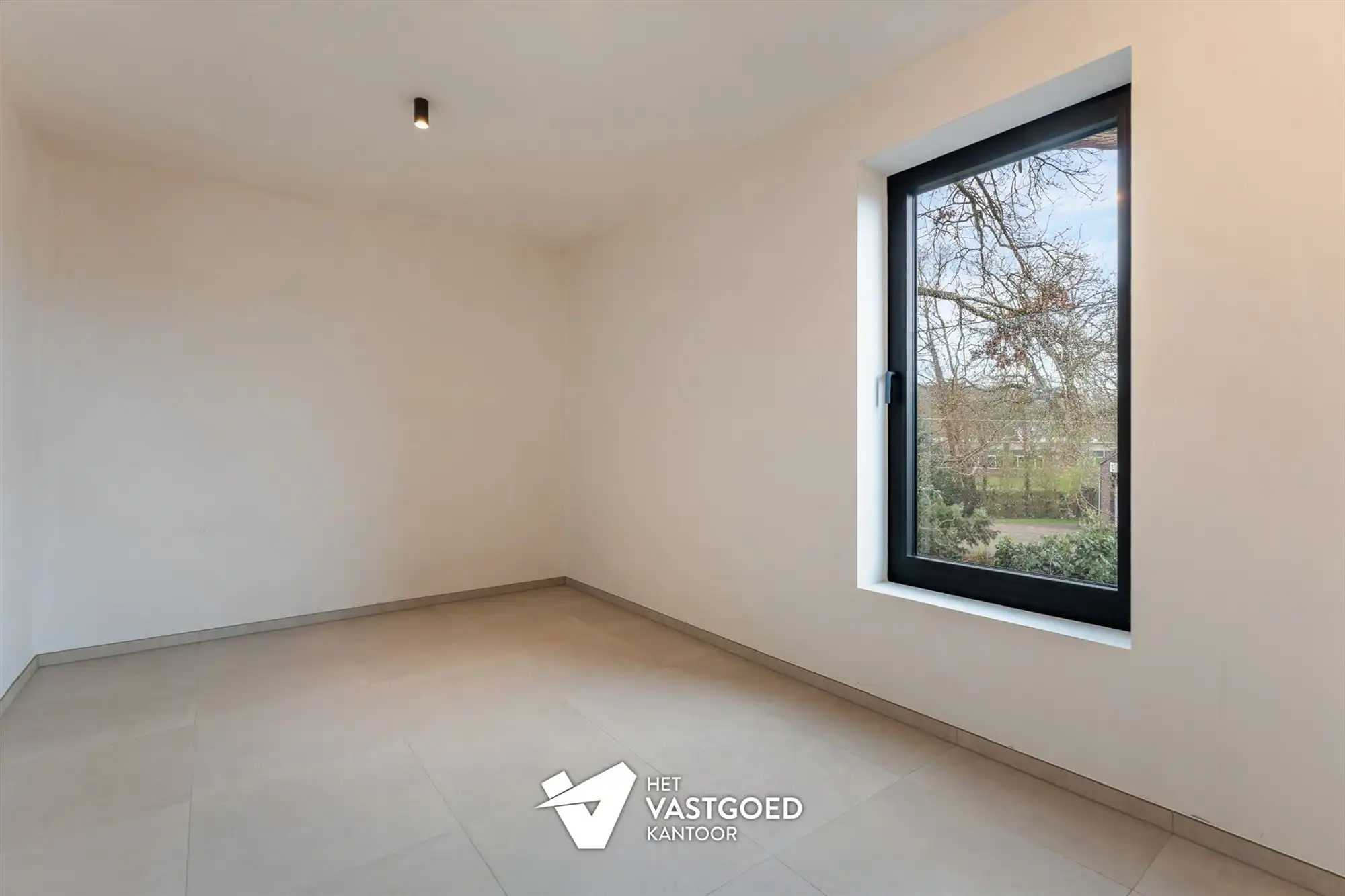 VOLLEDIG AFGEWERKTE NIEUWBOUWWONING OP CENTRALE LIGGING TE BERINGEN foto 9