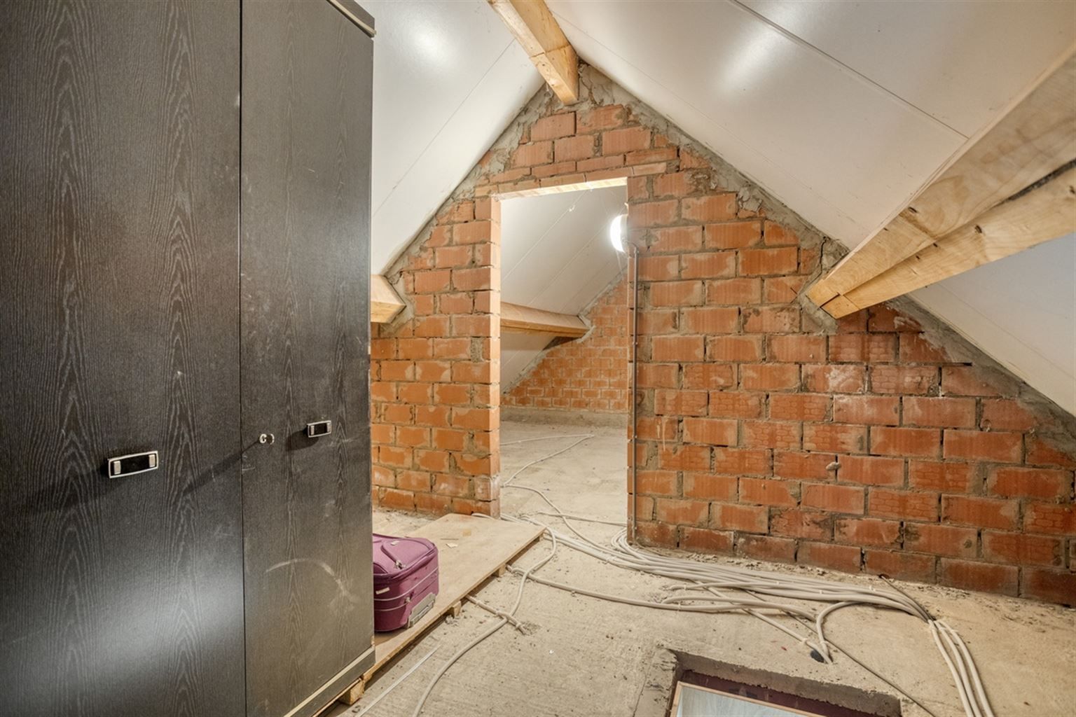 Ruim appartement met gezellig terras en staanplaats, op een toplocatie vlak bij het centrum van Maaseik en op wandelafstand van scholen en voorzieningen. foto 17