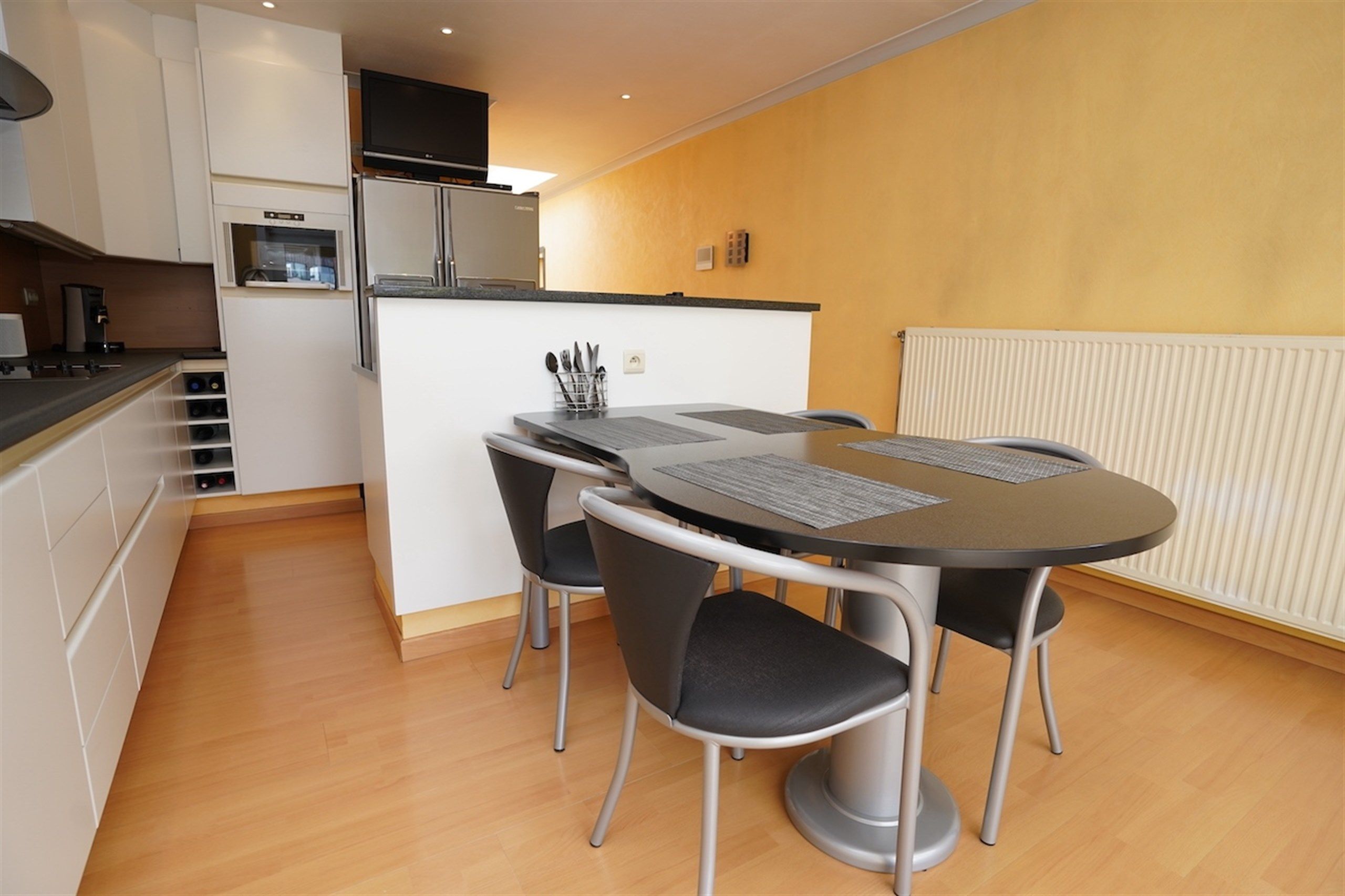 Instapklare woning met mooie tuin en privé garage achteraan foto 5