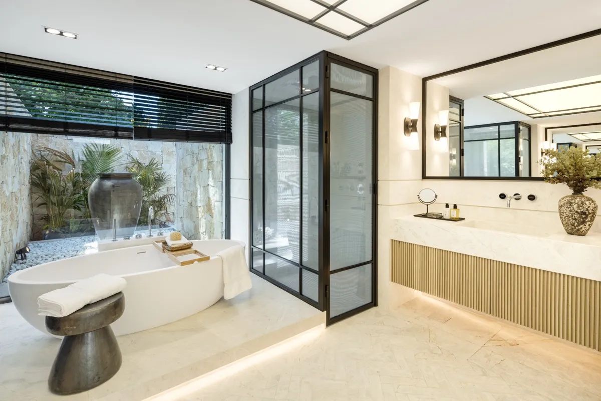 Leven aan de top: exclusieve frontline golfvilla met adembenemend uitzicht en ultieme luxe in Nueva Andalucía foto 18