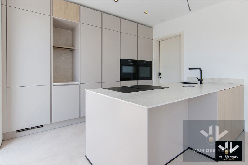 Totaal en hoogwaardig afgewerkte, moderne pastoriestijl nieuwbouwwoning op een steenworp van het natuurgebied 'Dautenweyers' te Diepenbeek foto 6