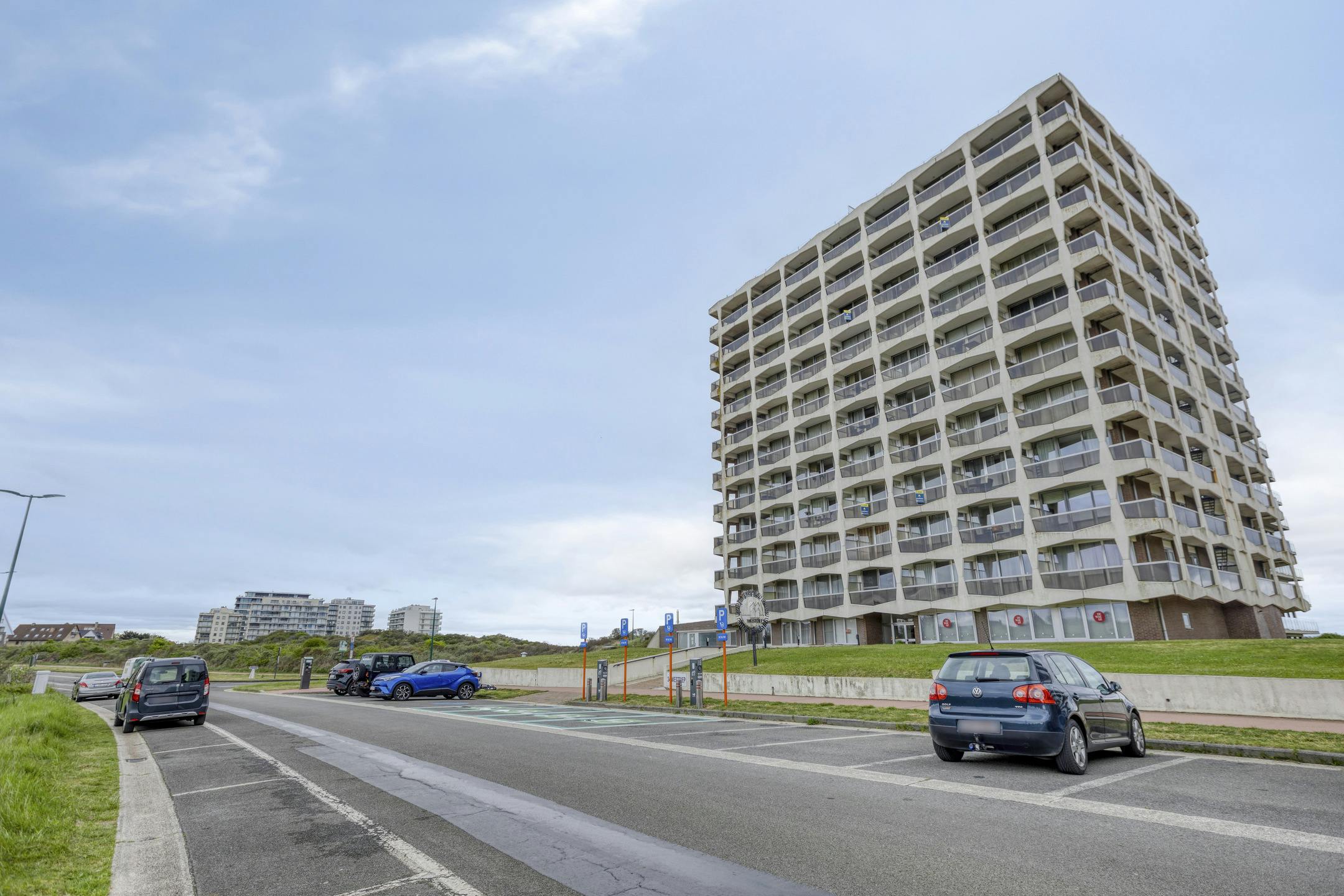 In te richten appartement (111 m²) te koop in De Panne foto 7