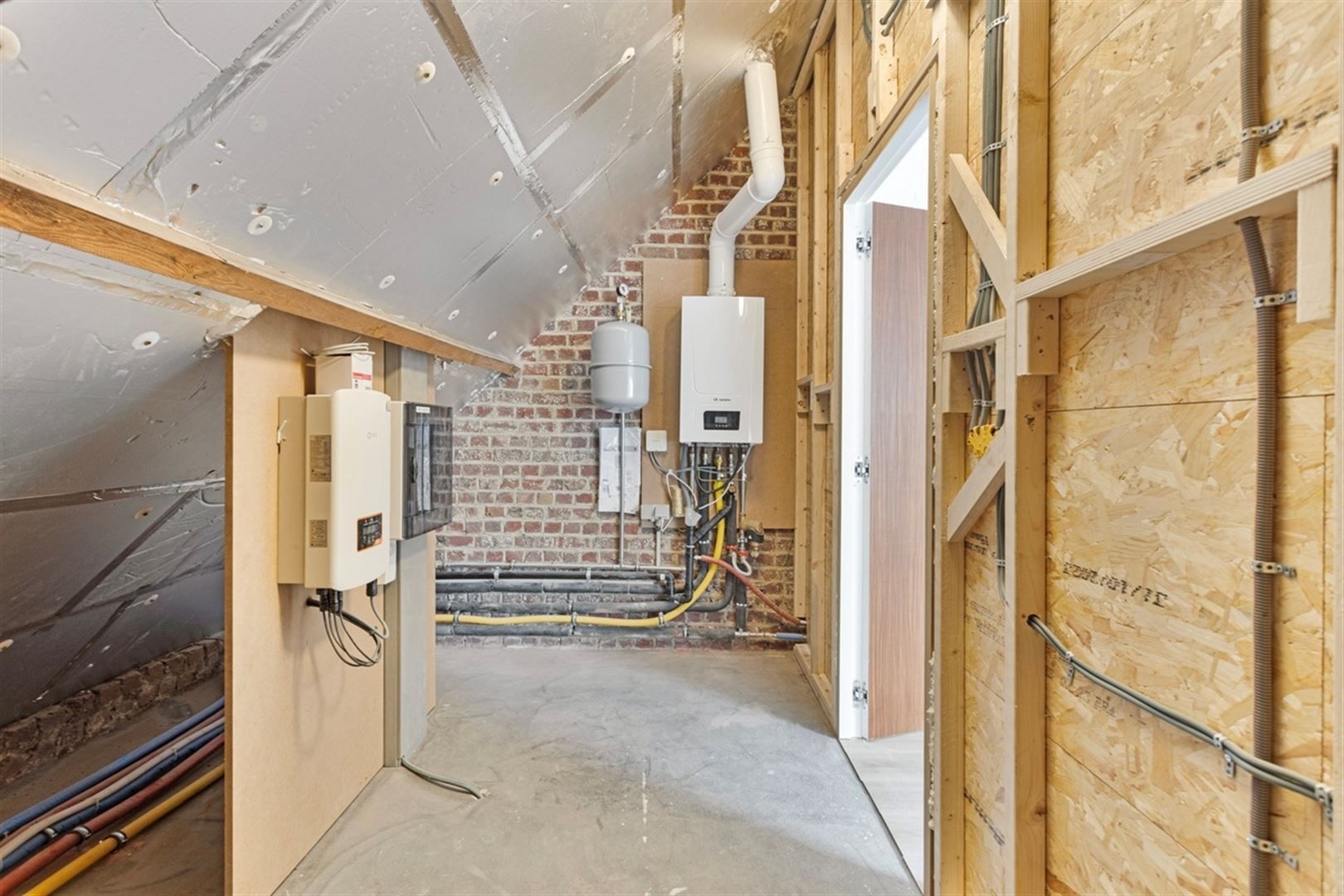 Instapklare, gerenoveerde woning in deelgemeente Bevere foto 21