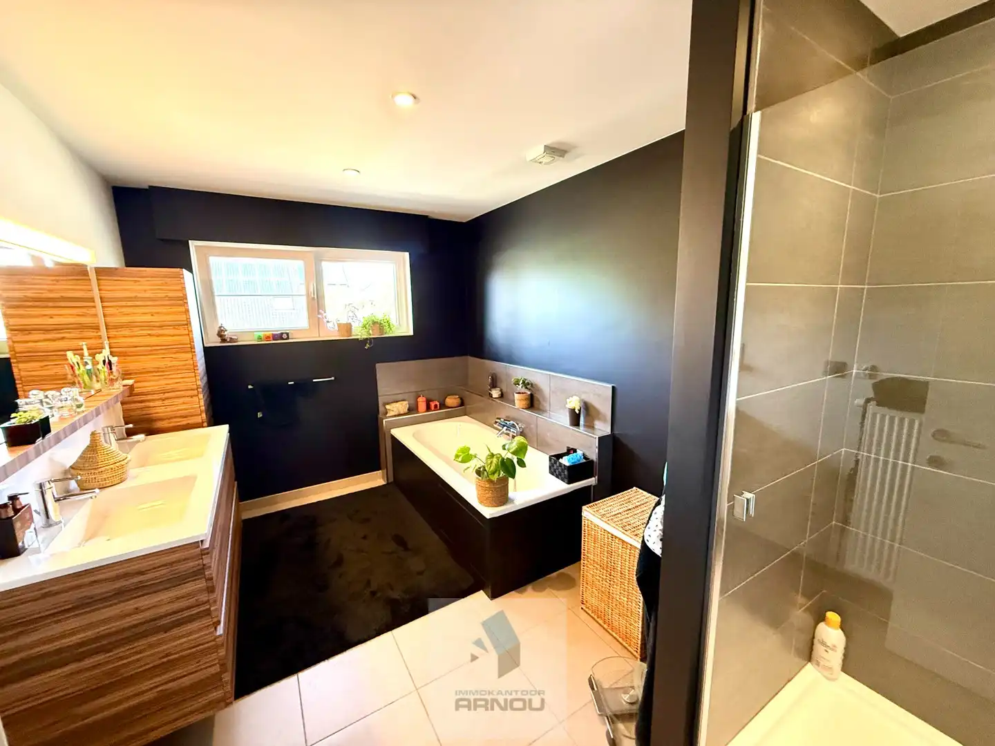 Moderne, instapklare en verrassend ruime gezinswoning in rustige doodlopende straat foto 27