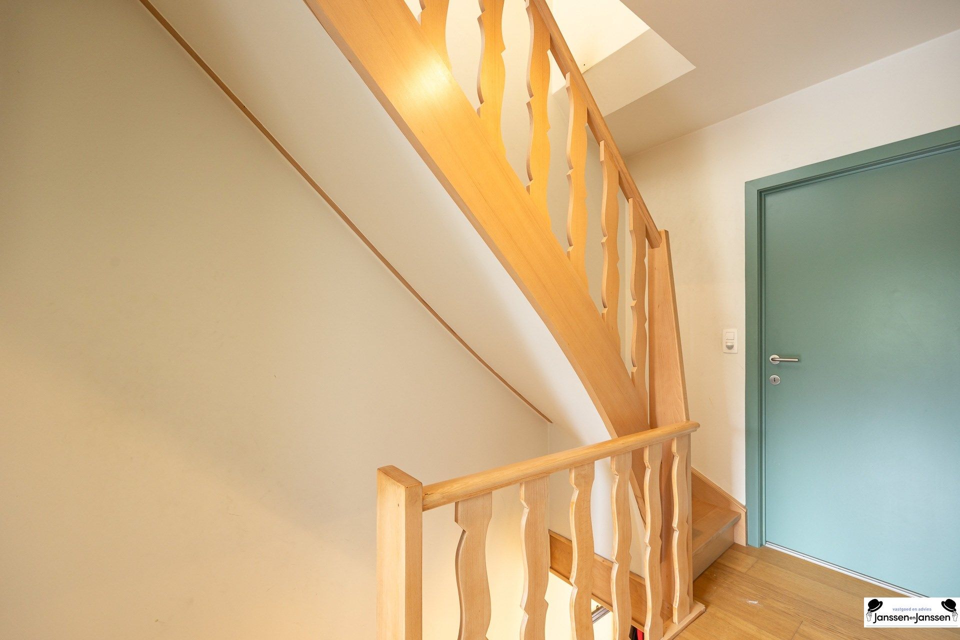 Prachtig gerenoveerde woning met 3 slaapkamers en groene tuin in Ekeren! foto 21