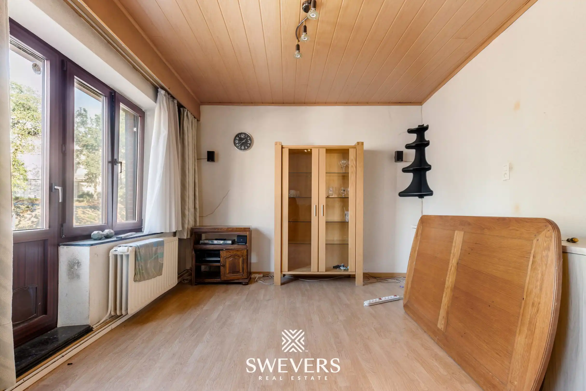 Uitstekend gelegen te renoveren woning met 3 slaapkamers foto 4