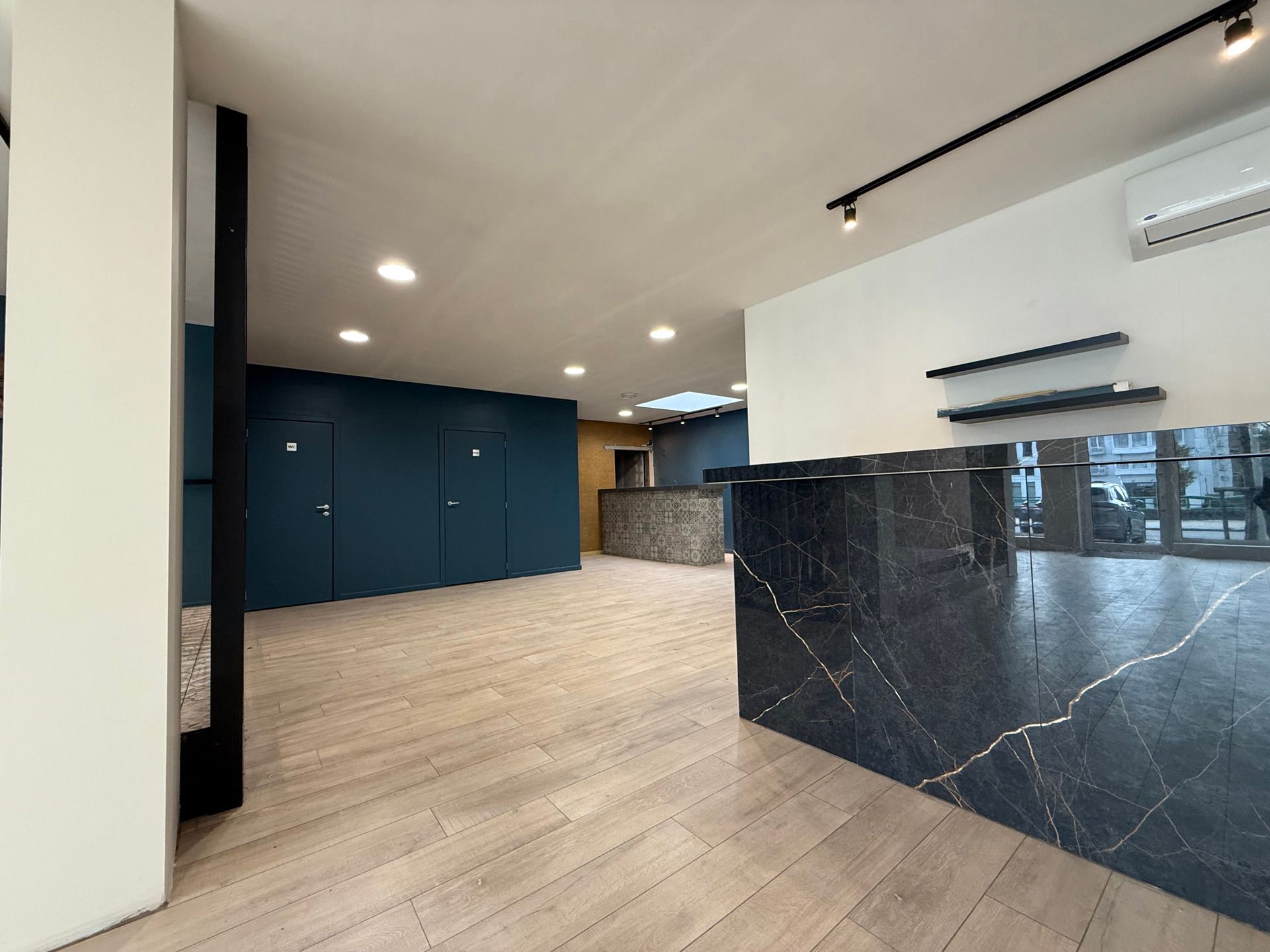 Modern multifunctioneel kantoor vlak naast de schelde foto 7