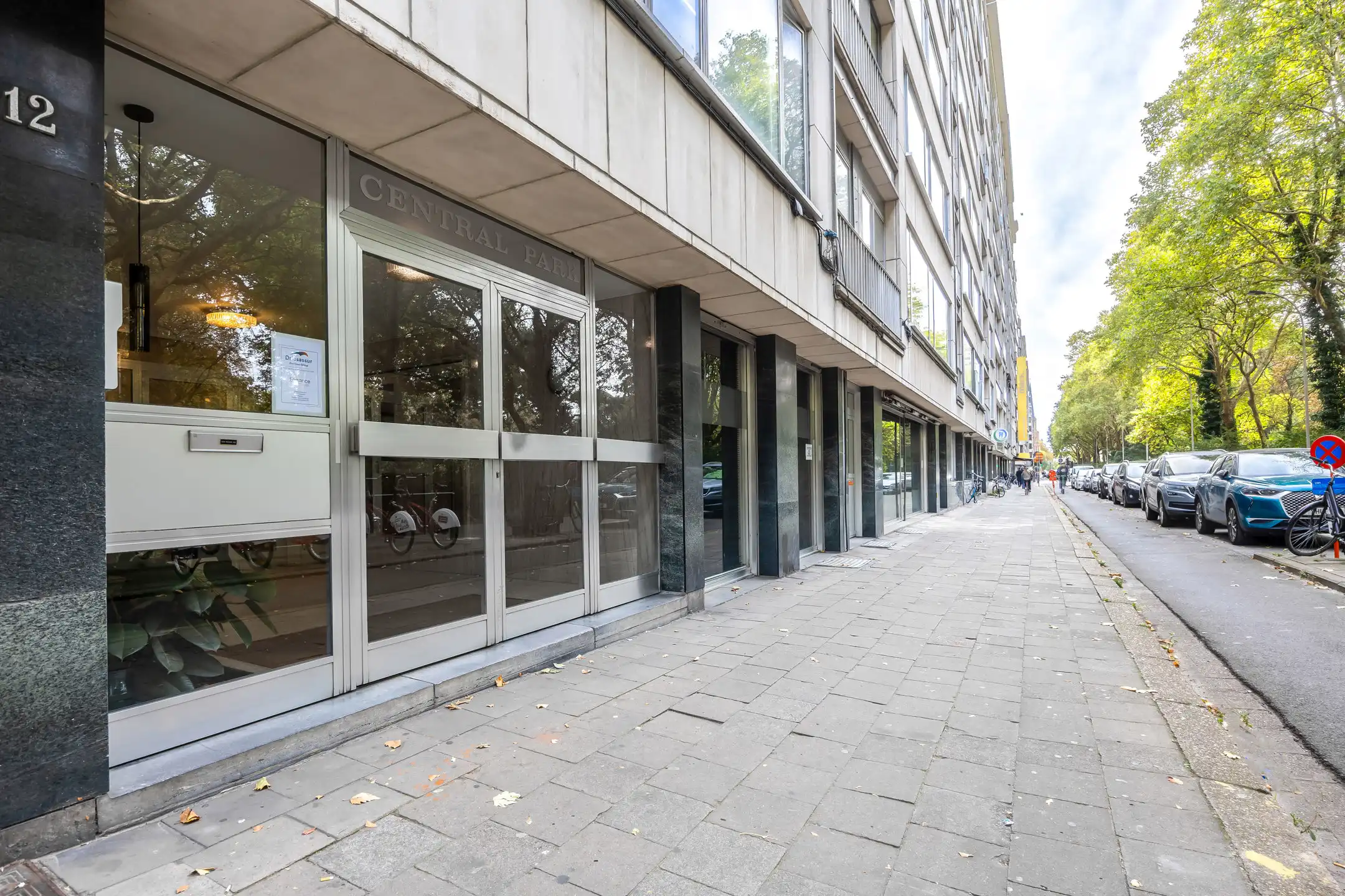 Commercieel handelspand (236m²) op centrale ligging foto 4