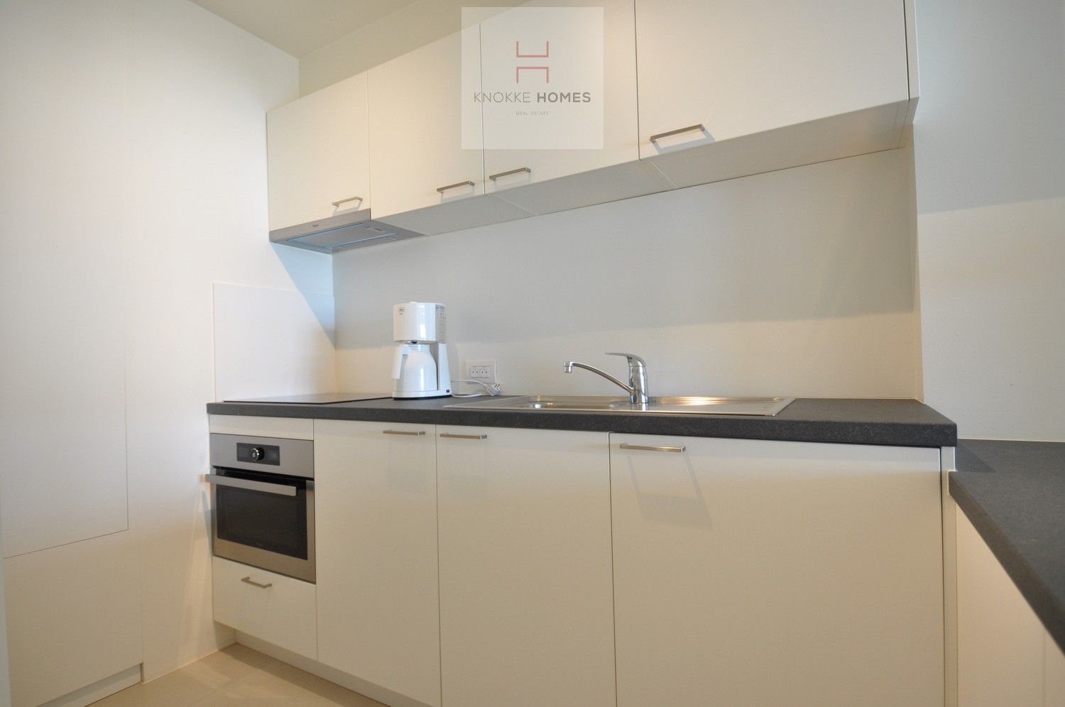 Ruime studio met prachtig zeezicht foto 6