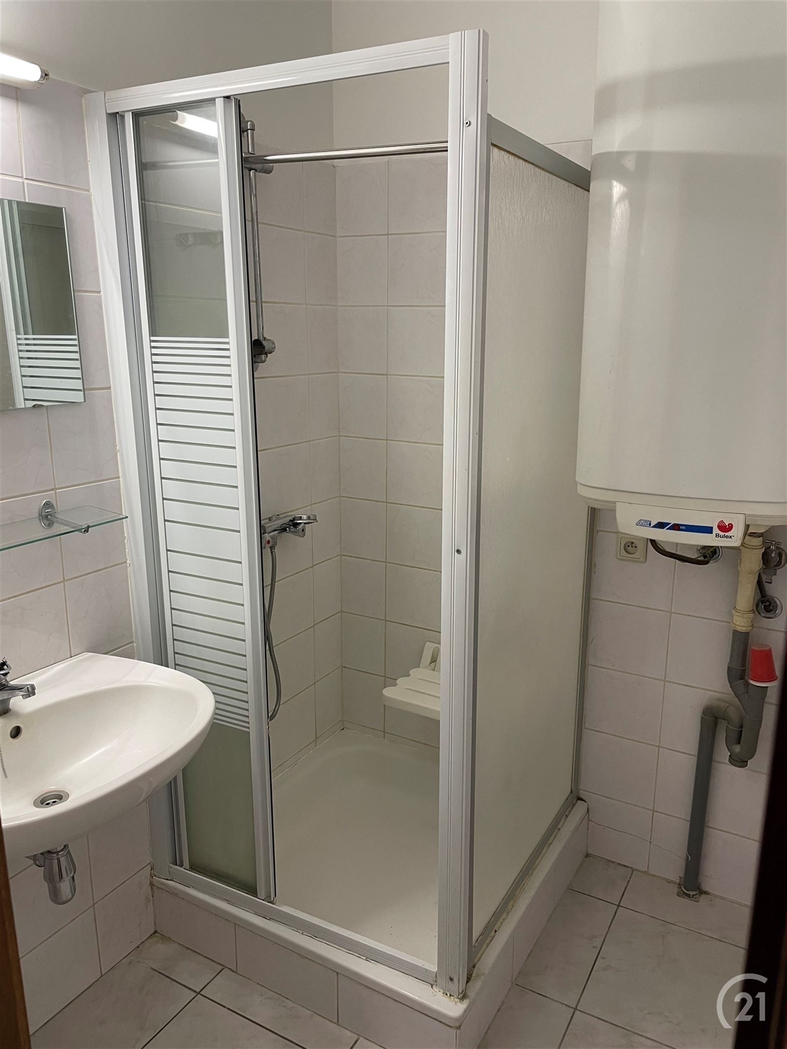 gelijkvloers flat met klein terras aan voorkant.  foto 6