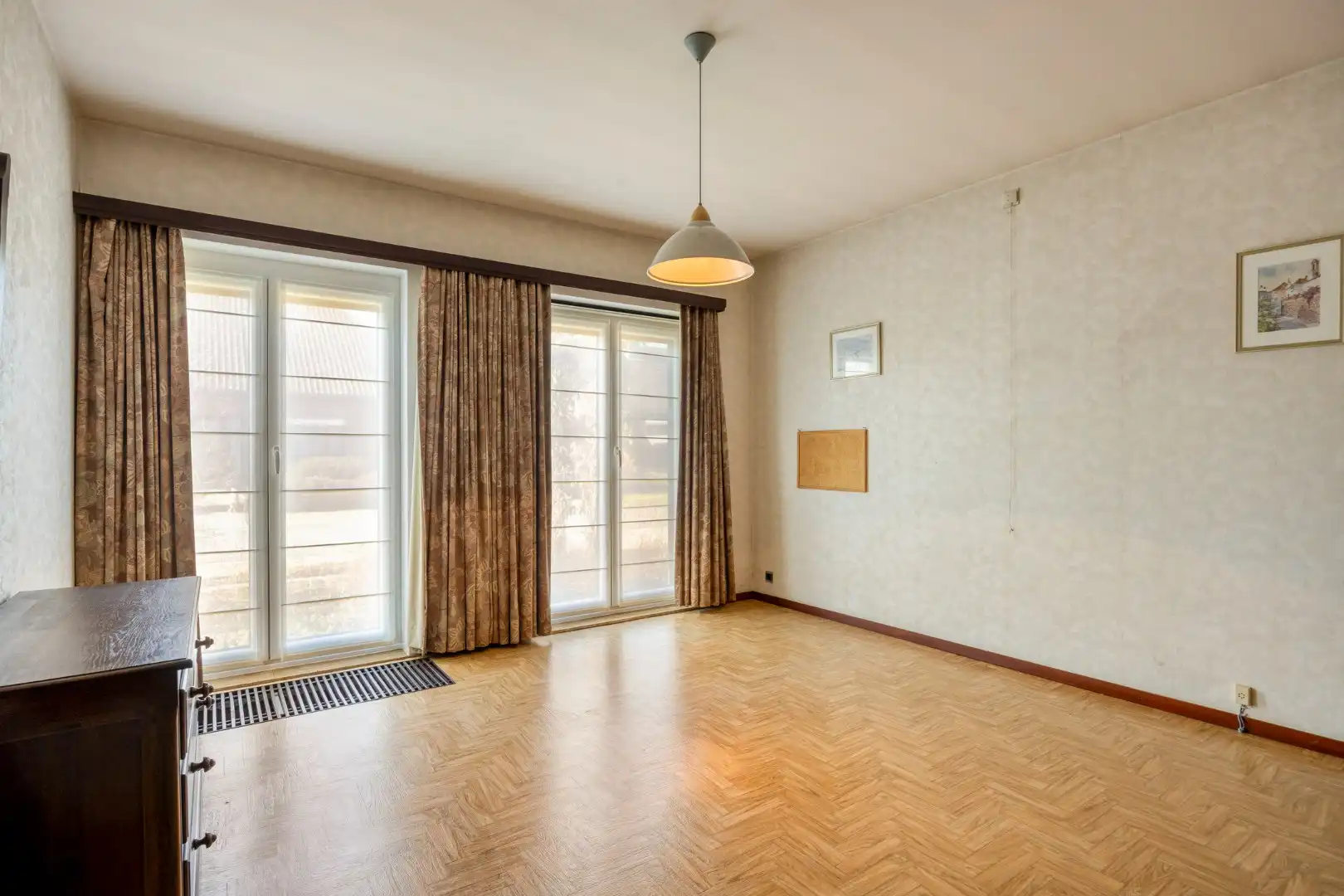 Gelijkvloerse woning met 3 slpks, rustig gelegen op 868 m² ! foto 10