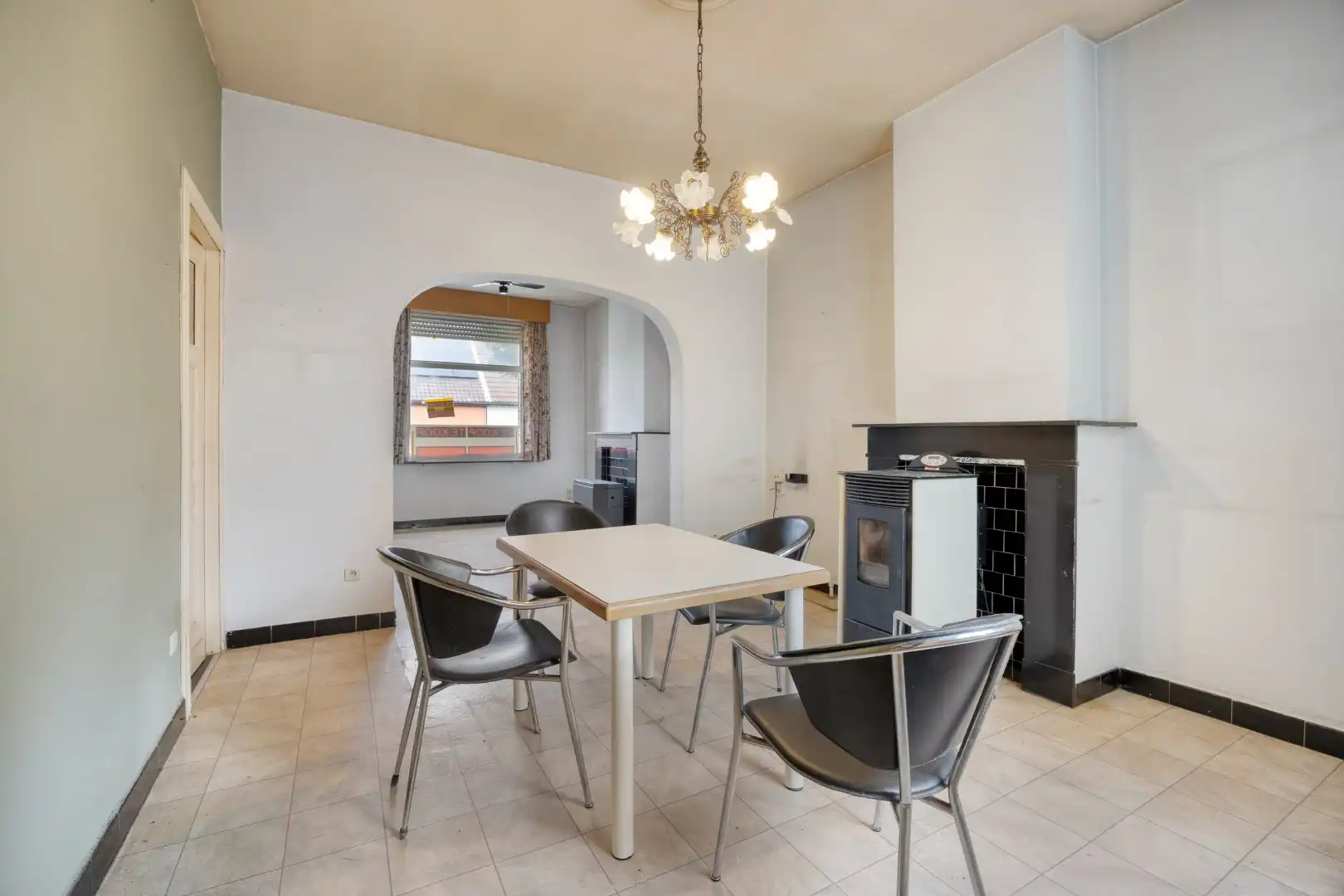 Te renoveren woning met 2 slpks op een perceel van 827 m² !  foto 7