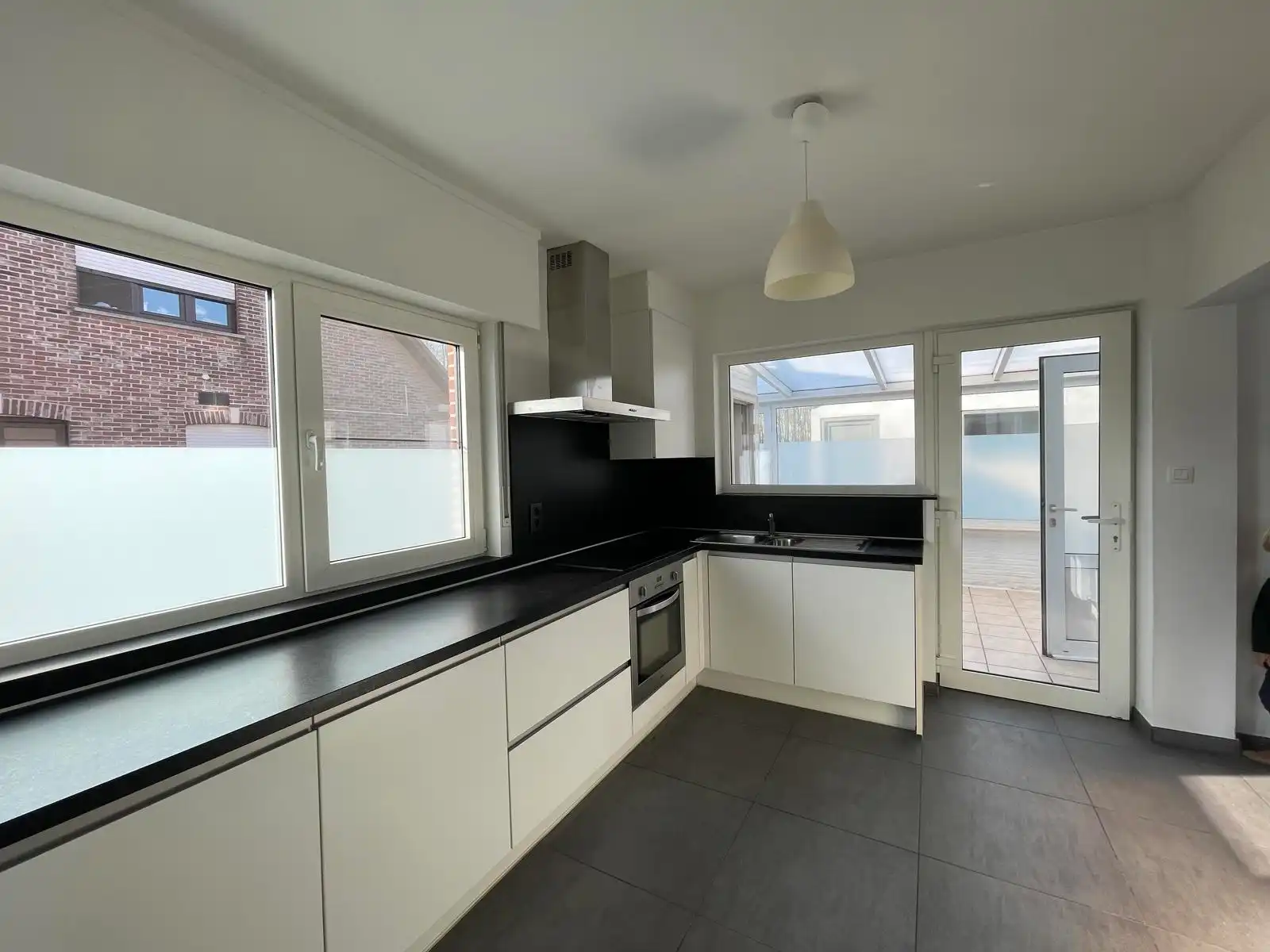 WICHELEN - Ruime woning met multifunctionele loods. foto 5