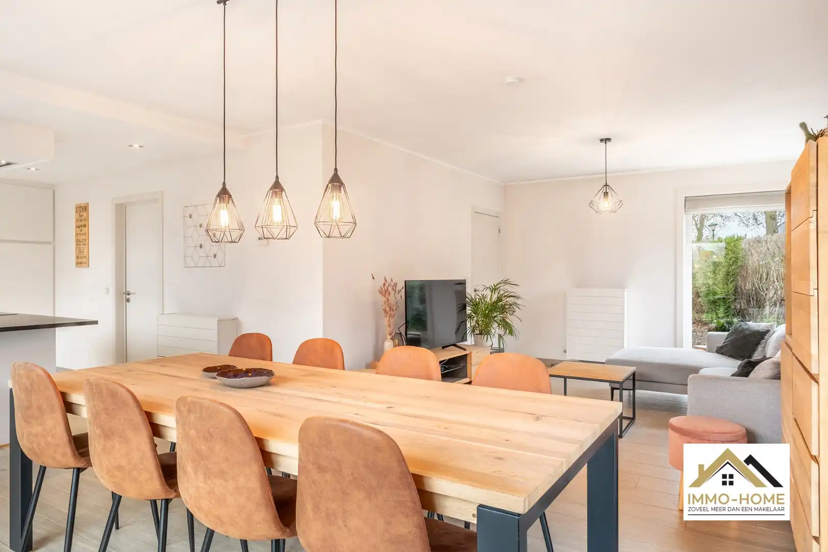 Prachtige HOB met zonnepanelen in een doodlopende straat! foto 7