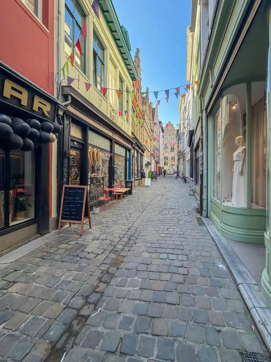 Charmante handelszaak (128 m²) op topligging palend aan de Vrijdagmarkt foto 16