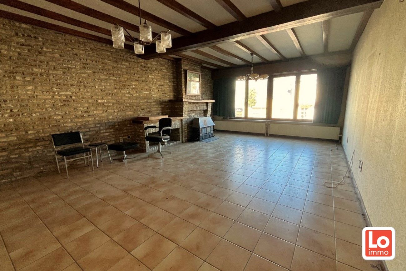 Te renoveren woning met 3 slaapkamers en tuin op een topligging in Centrum Lochristi foto 10