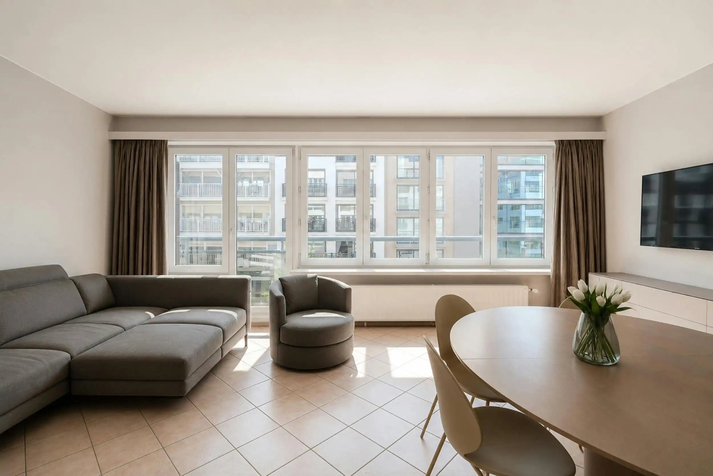 Ruim appartement met twee slaapkamers te koop op topligging foto 5