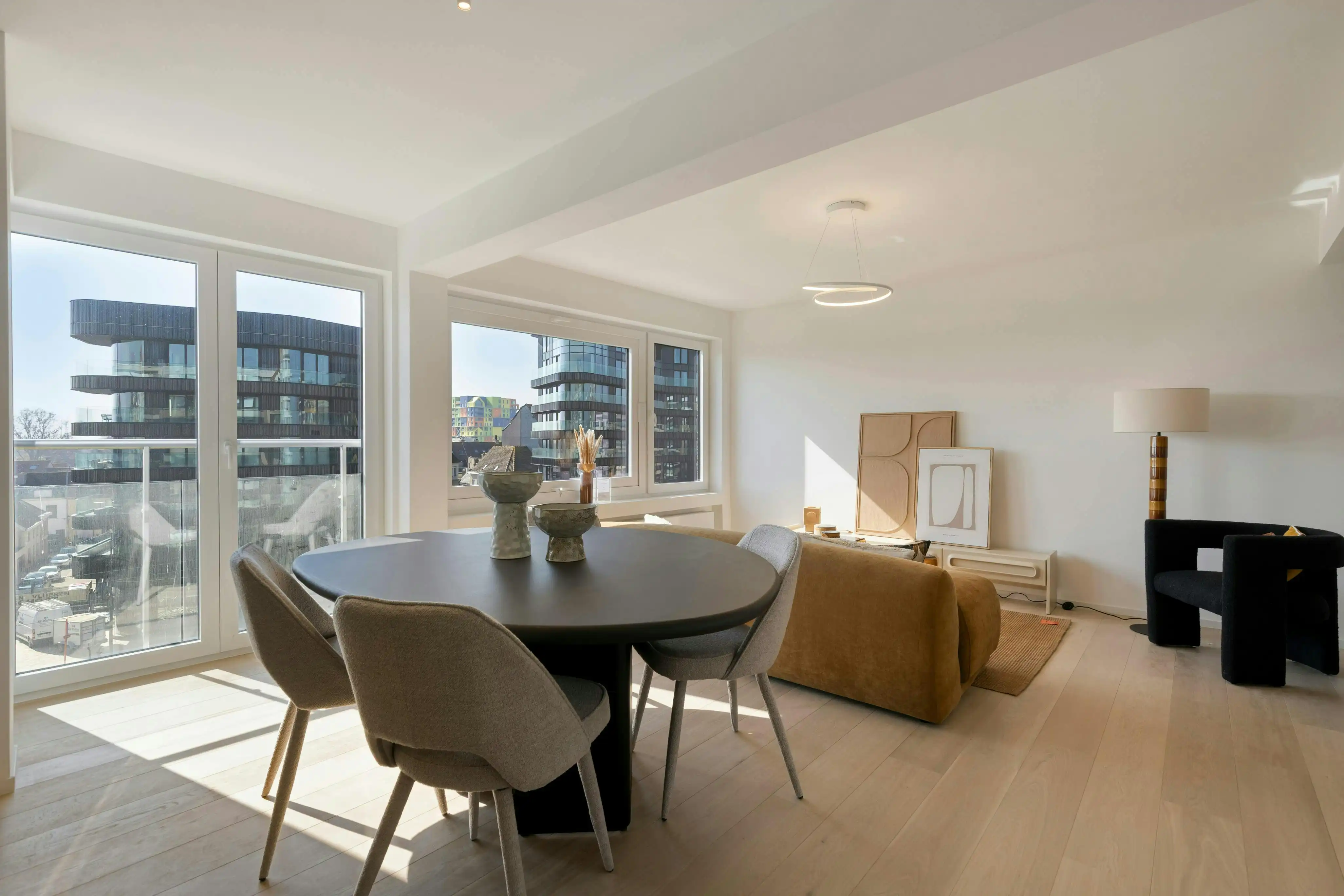 Gerenoveerd appartement met 2 slaapkamers te koop in Heist foto 4