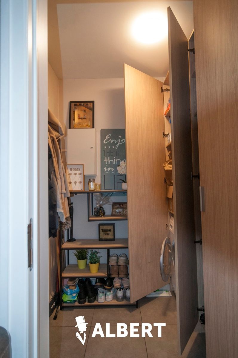 Instapklaar appartement , 2 Slaapkamers, met garage! foto 7