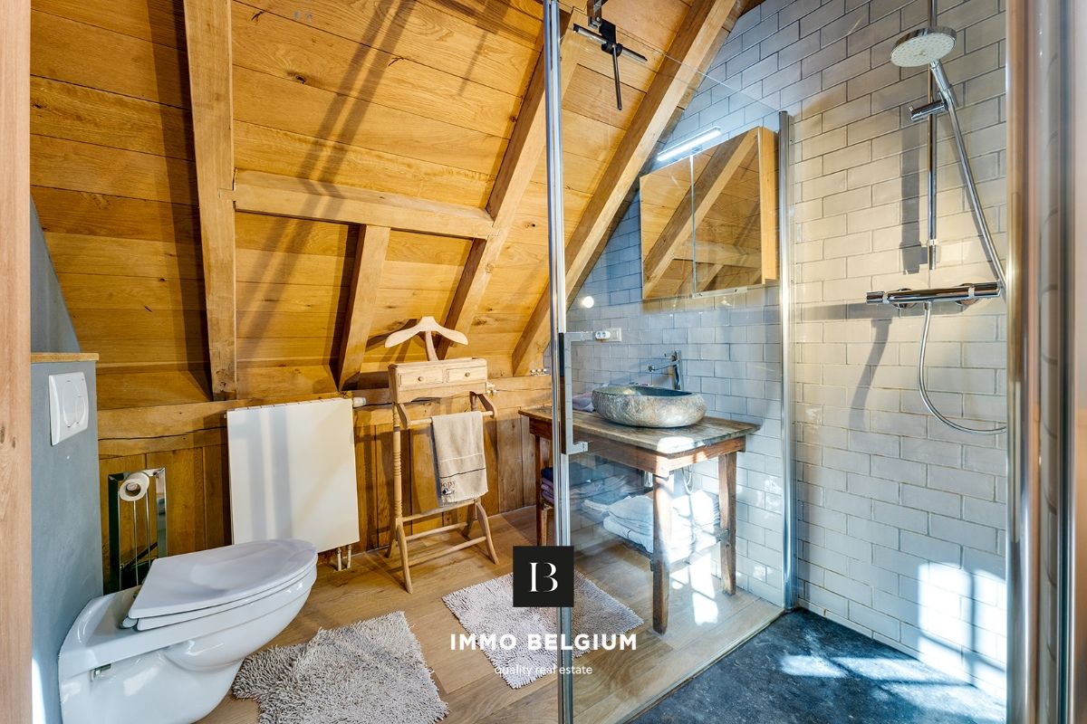 Prachtige exclusieve kangoeroe-villa met bijgebouw foto 24