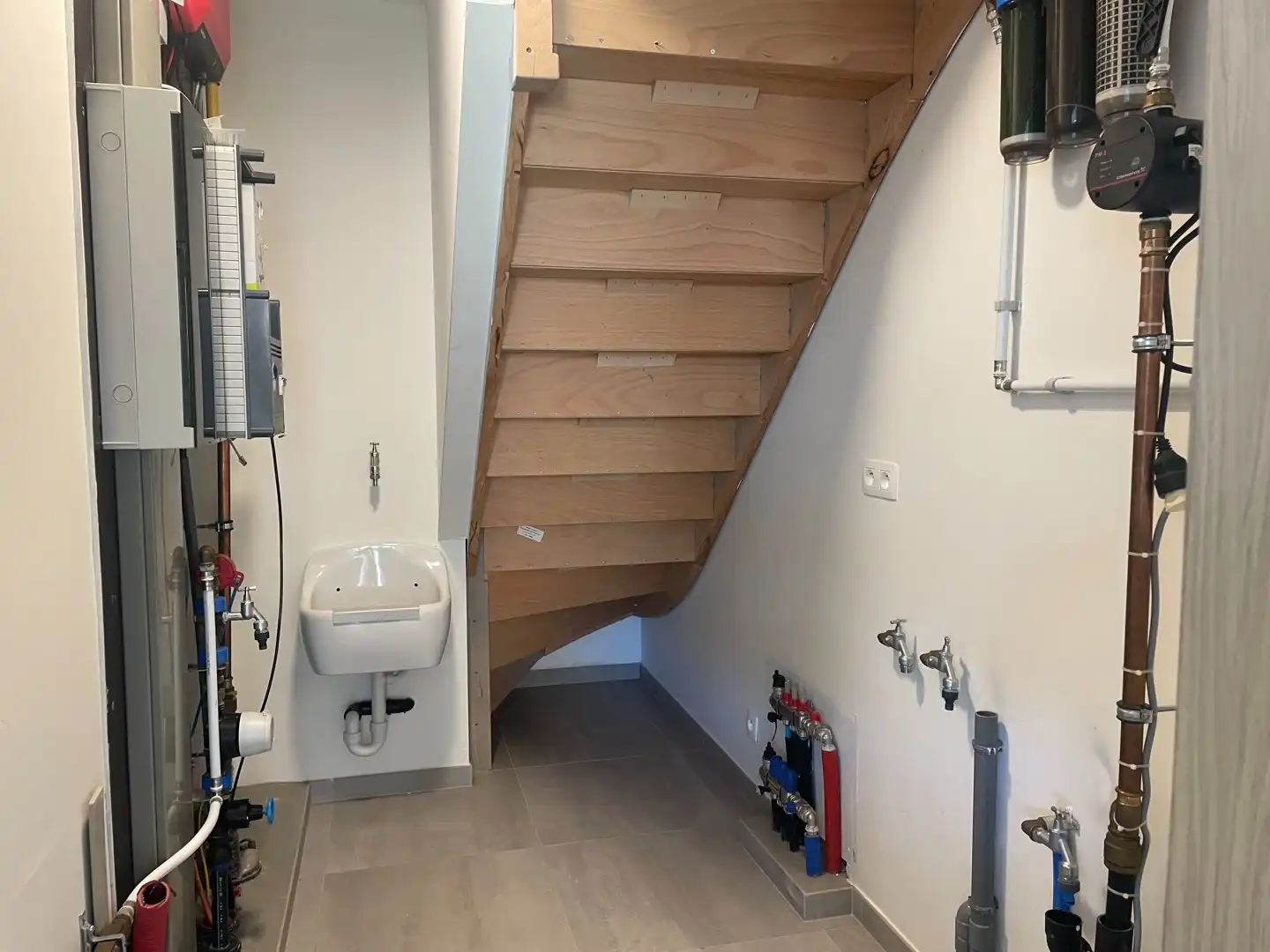 Moderne woning met 4 slaapkamers en garage in rustige buurt in Zwankendamme foto 5