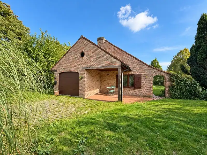 Rustig gelegen open bebouwing met 4 slaapkamers en zonnige tuin foto 2