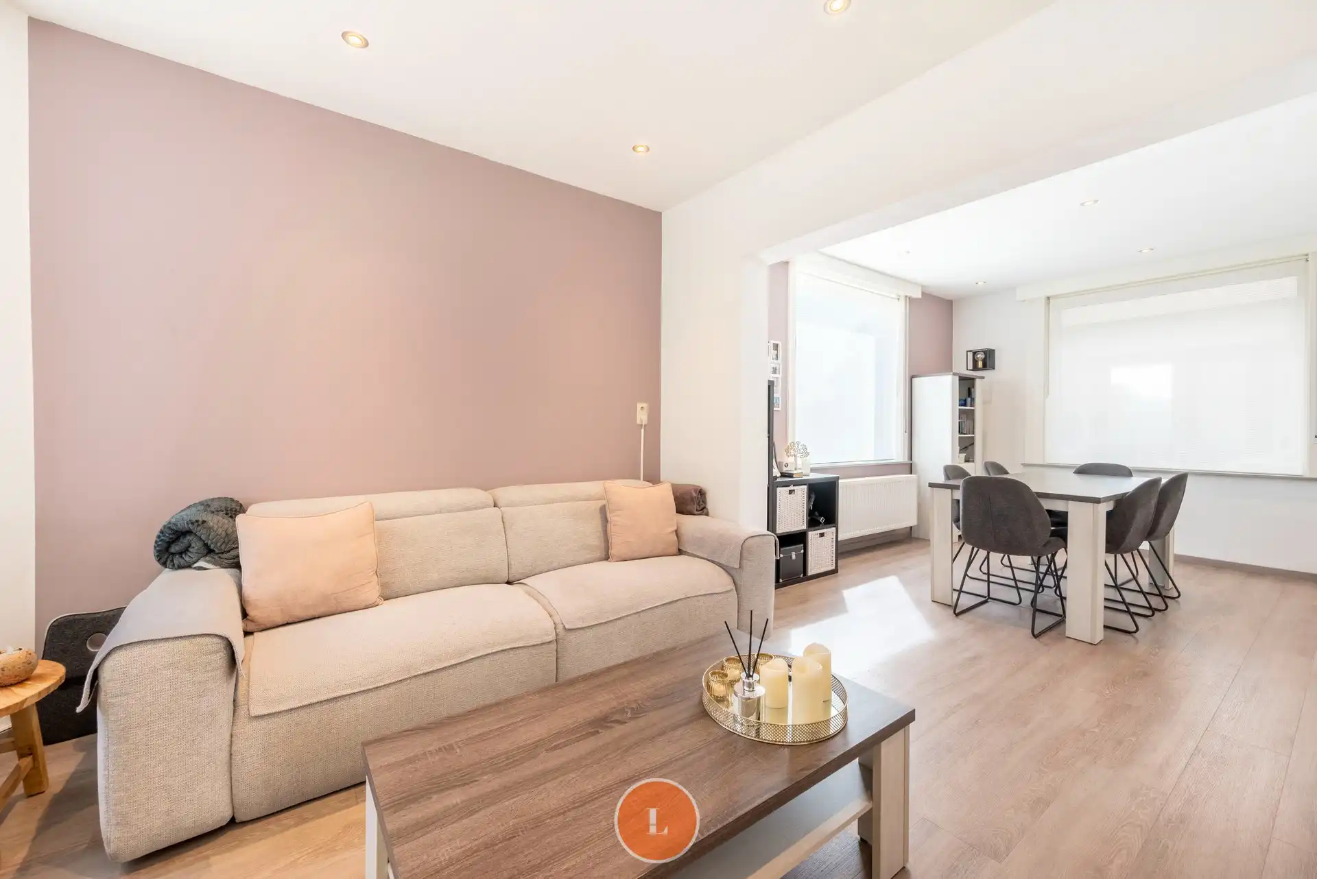 Charmante hoekwoning met onderhoudsvriendelijke stadstuin op centrale ligging in Menen foto 2