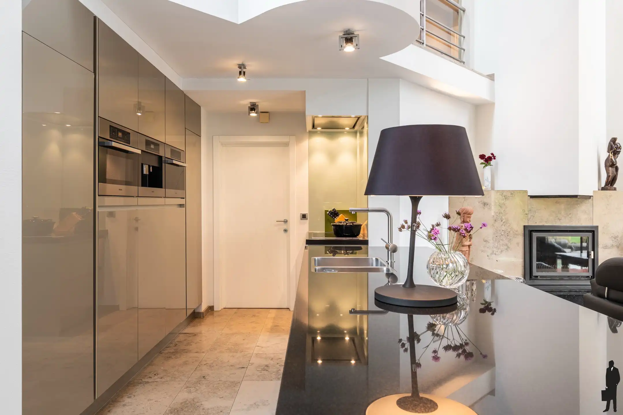 Unieke architectenvilla op 2.110m² nabij Nederlandse grens foto 4