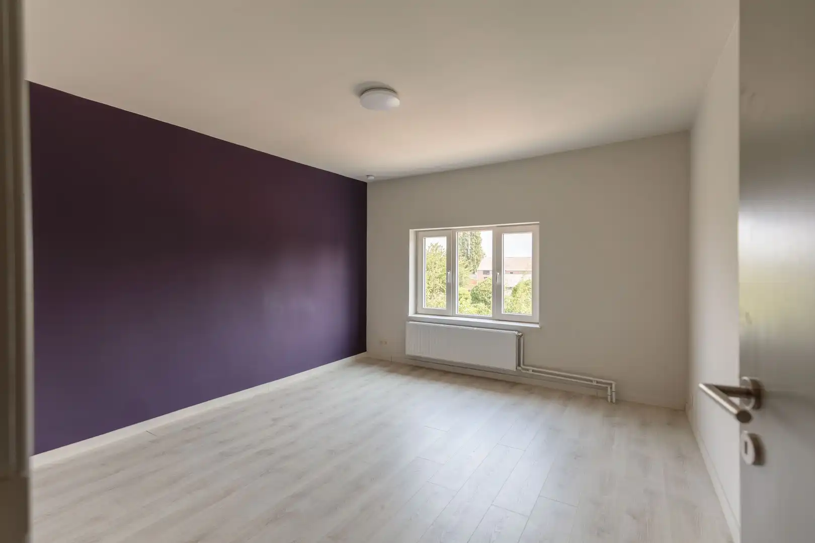 Grote dorpswoning helemaal opgefrist foto 19