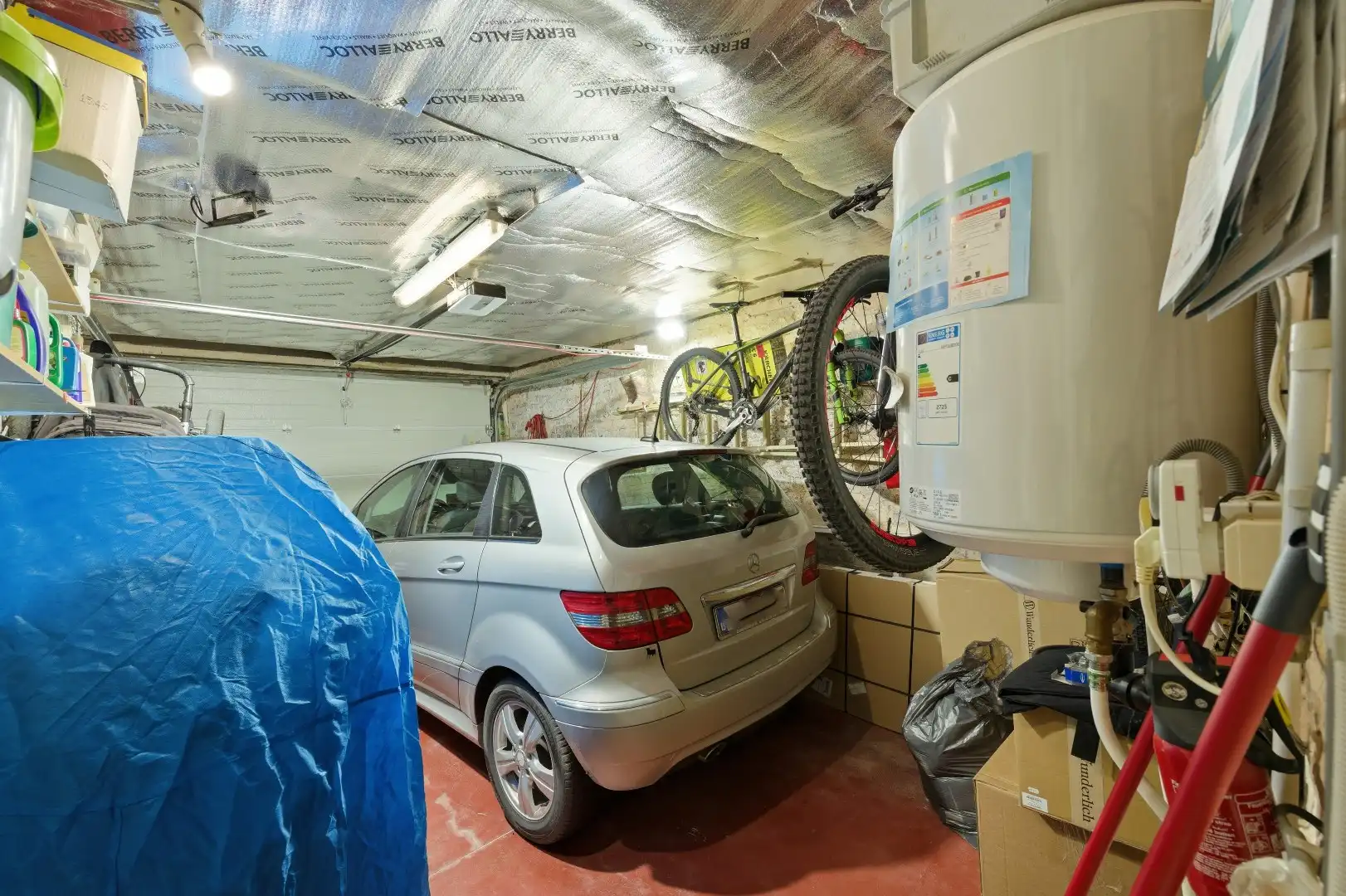 Zeer goed gelegen open bebouwing met 2 zeer ruime slaapkamers, garage en aangelegde tuin met terras foto 19