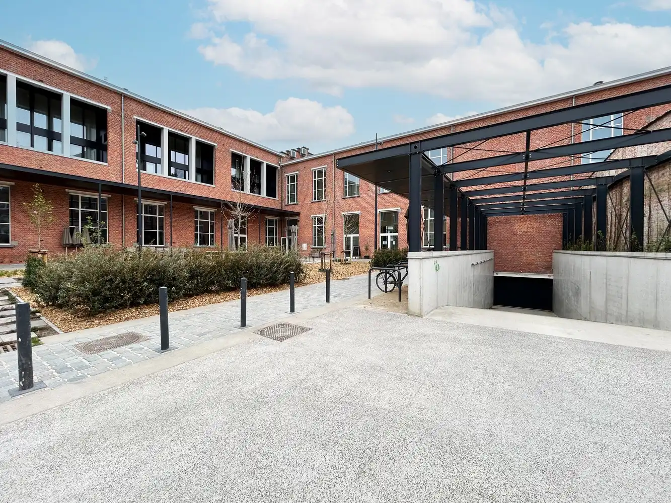 Ondergrondse staanplaatsen in centrum Lier! foto {{pictureIndex}}