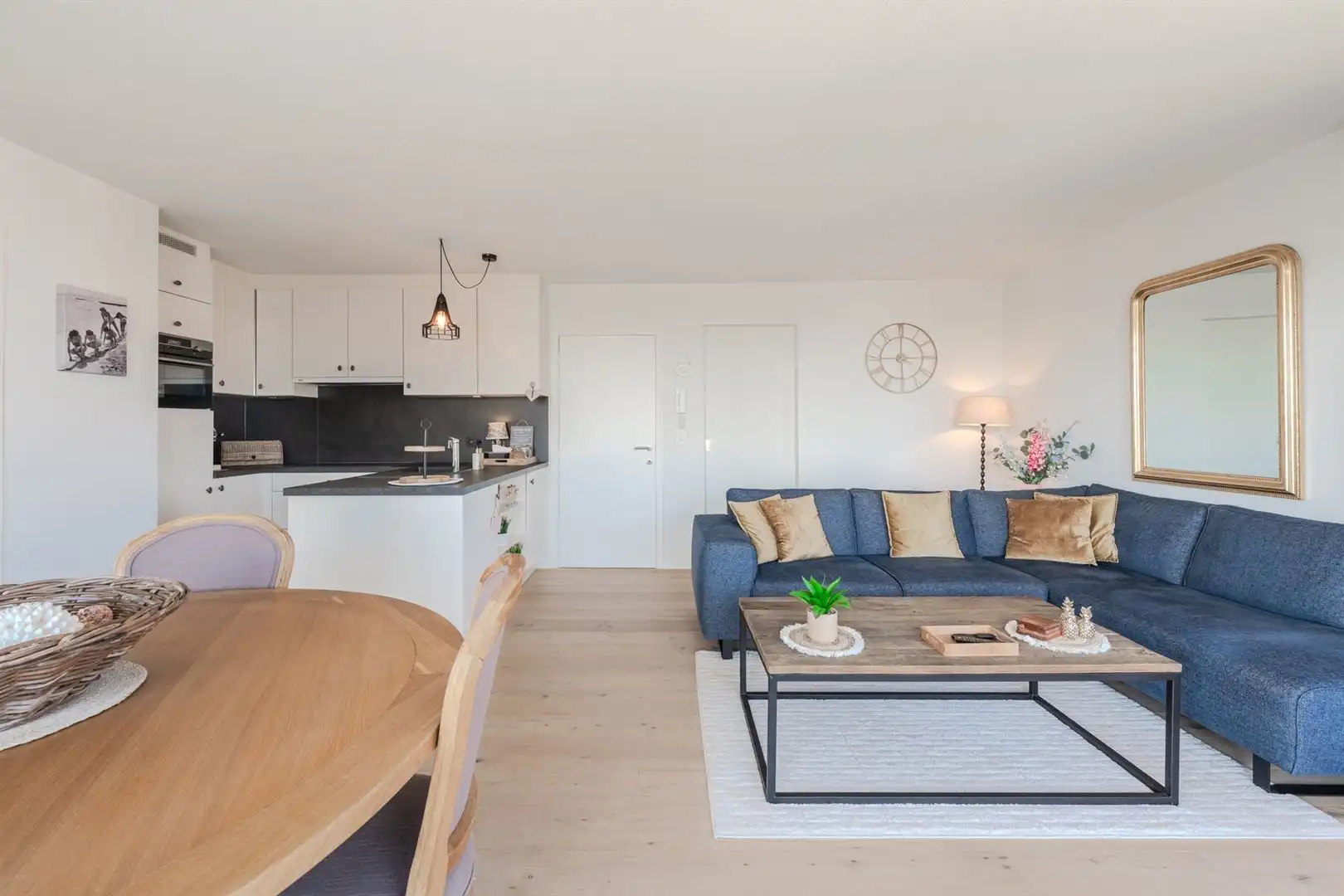 Uniek afgewerkt appartement zongericht in perfecte staat foto 6