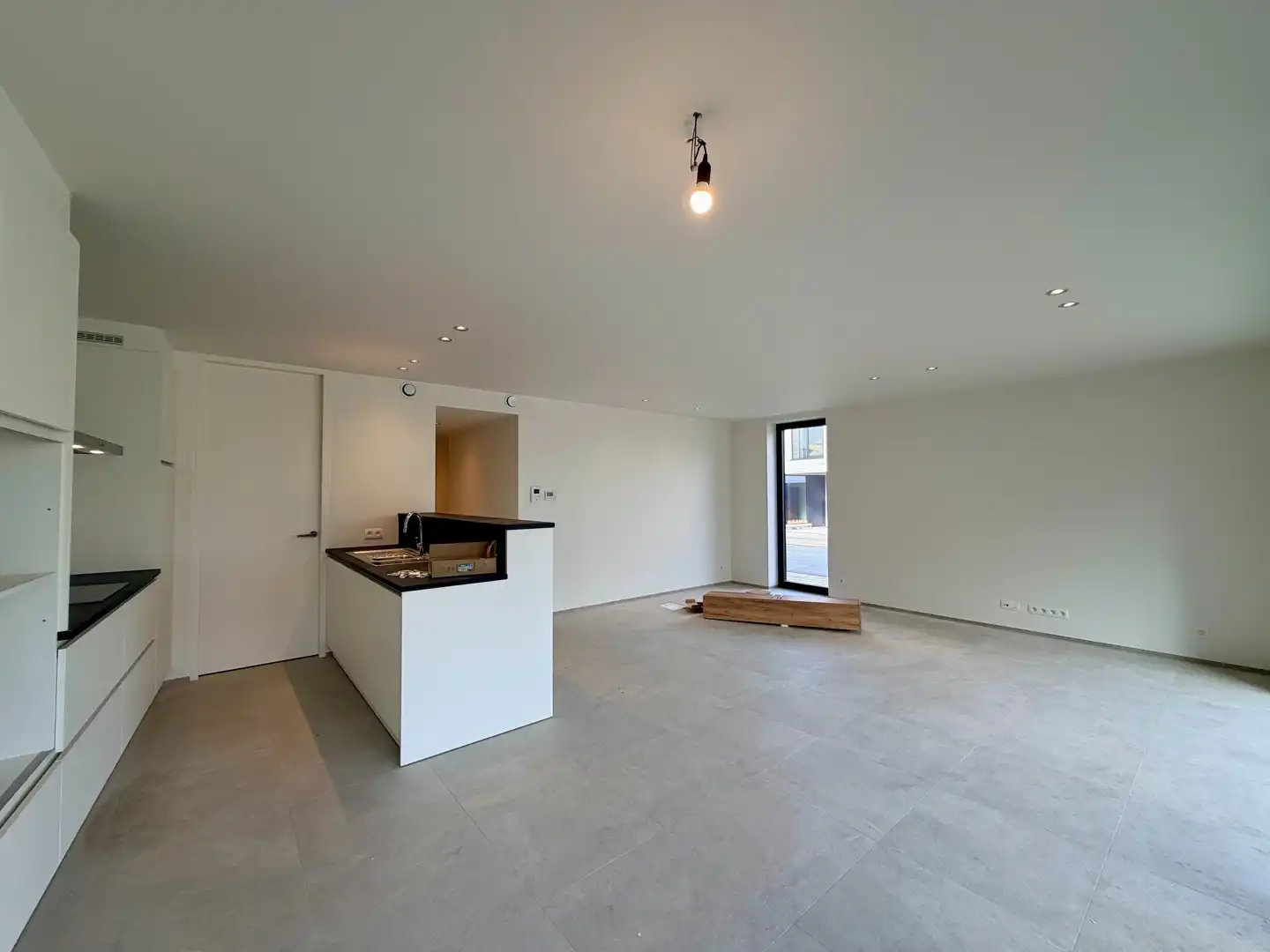 Gelijkvloers nieuwbouwappartement met uitzonderlijk E-peil te centrum Tielt! foto 3