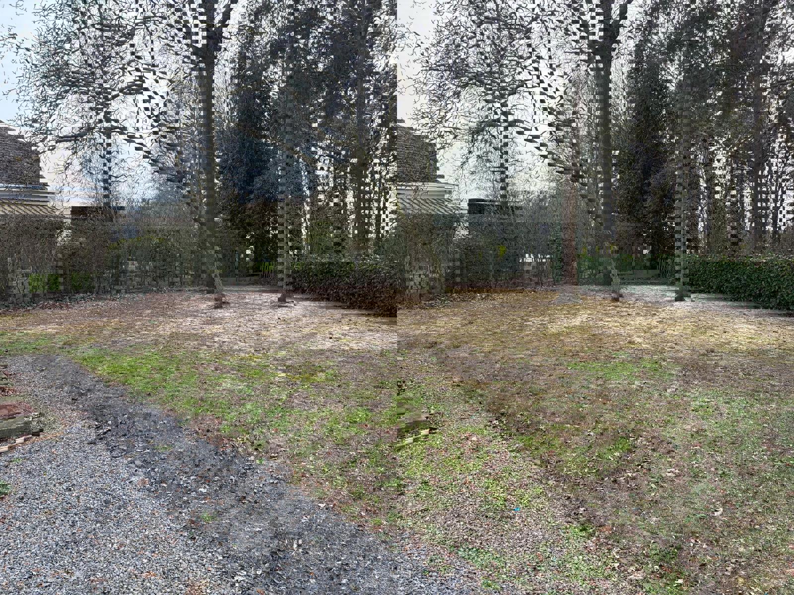 Open bebouwing met 3 slaapkamers, tuin en inpandige garage.  foto 10