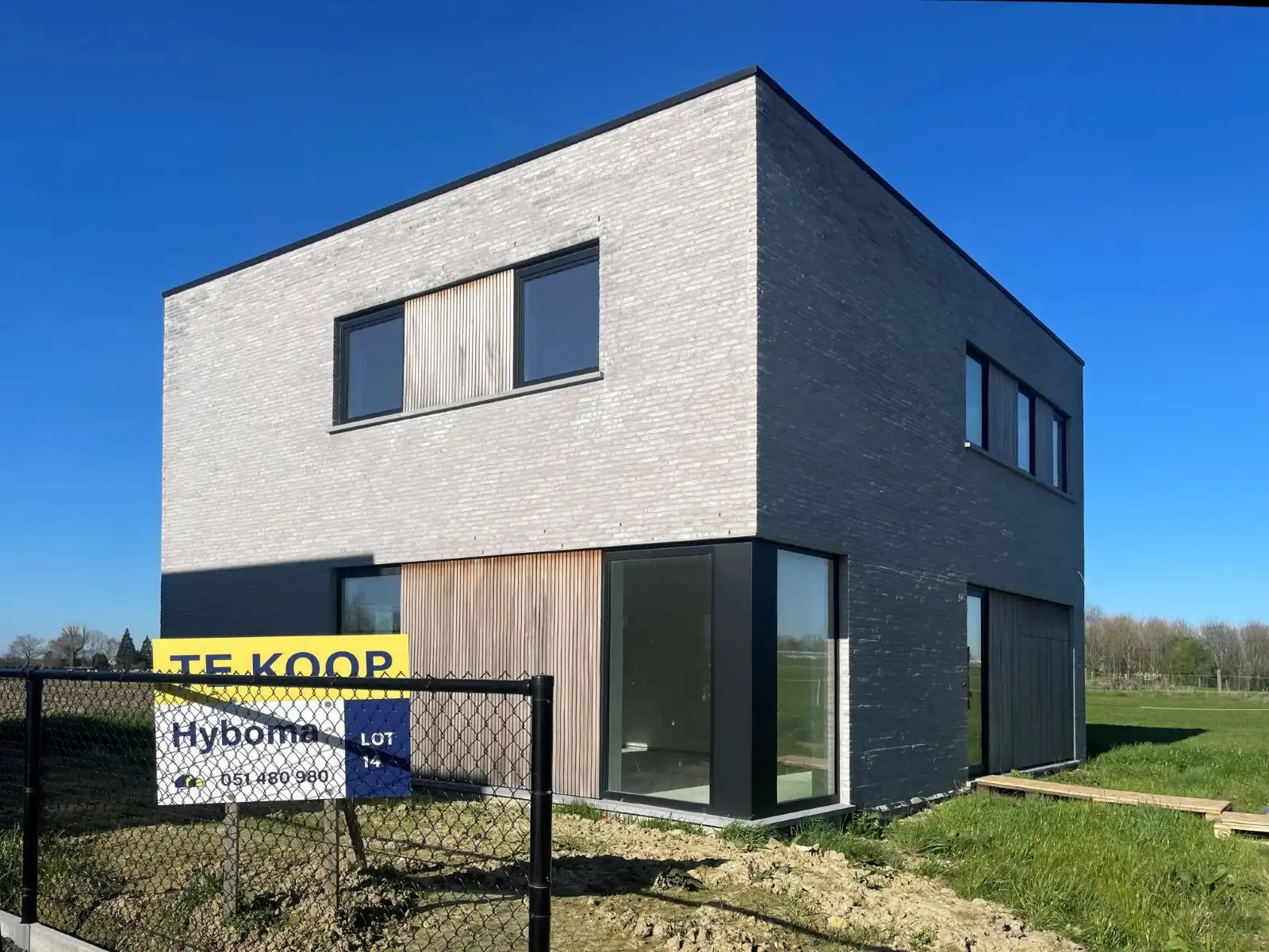 Moderne, vrijstaande woning foto {{pictureIndex}}