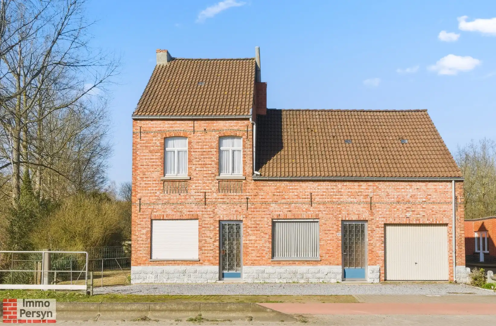 Hoofdfoto van de publicatie: Te renoveren, zeer ruime open bebouwing te Herselt