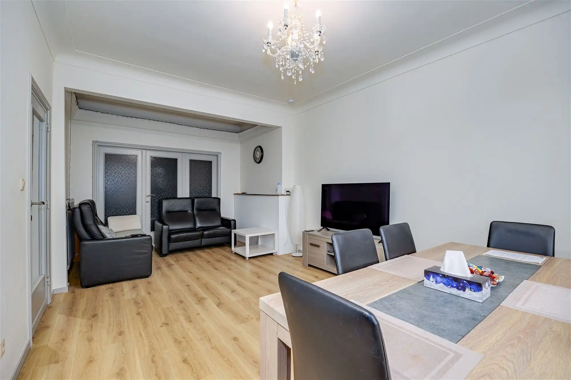 Lichtrijk 2-slaapkamerappartement met vergund dakterras in Mortsel foto 4