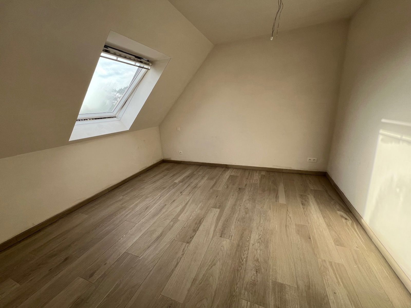 6% BTW - Duplex met 2 slpk, terras en bovengrondse parking foto 16