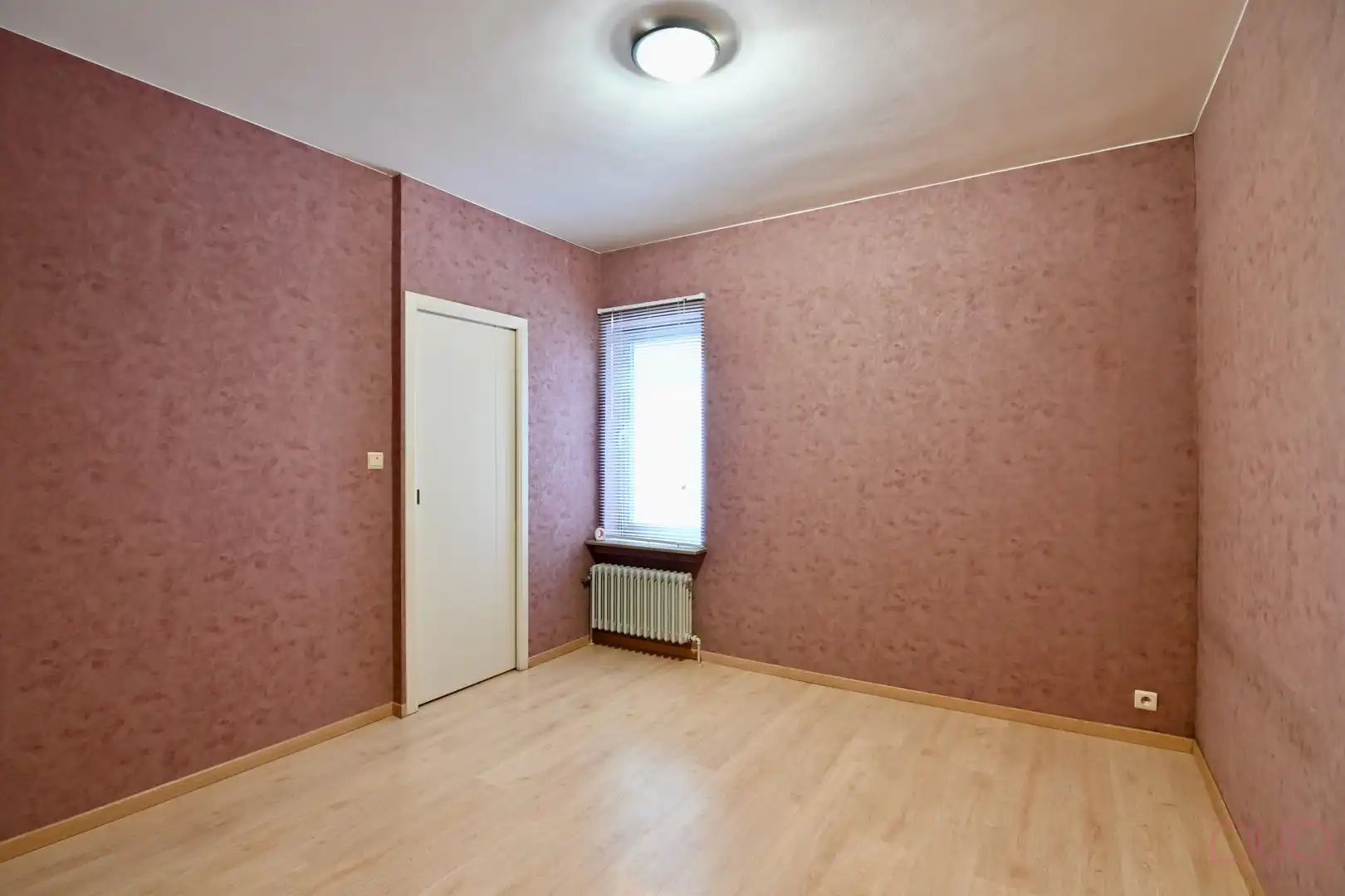 Instapklaar appartement met terras in hartje Sint-Truiden foto 11