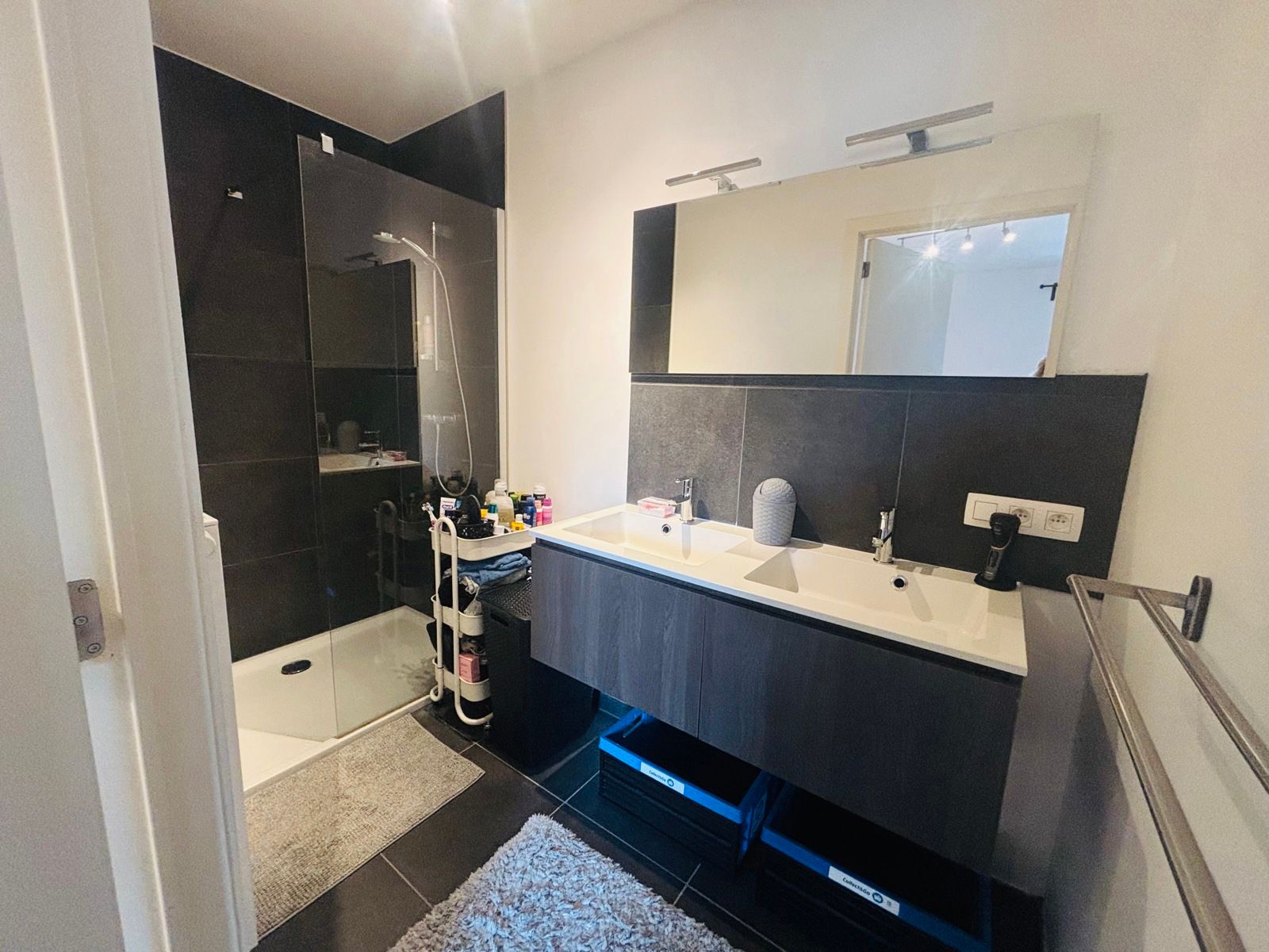 Verzorgd 1-slpk appartement met balkon en parking te huur. foto 6